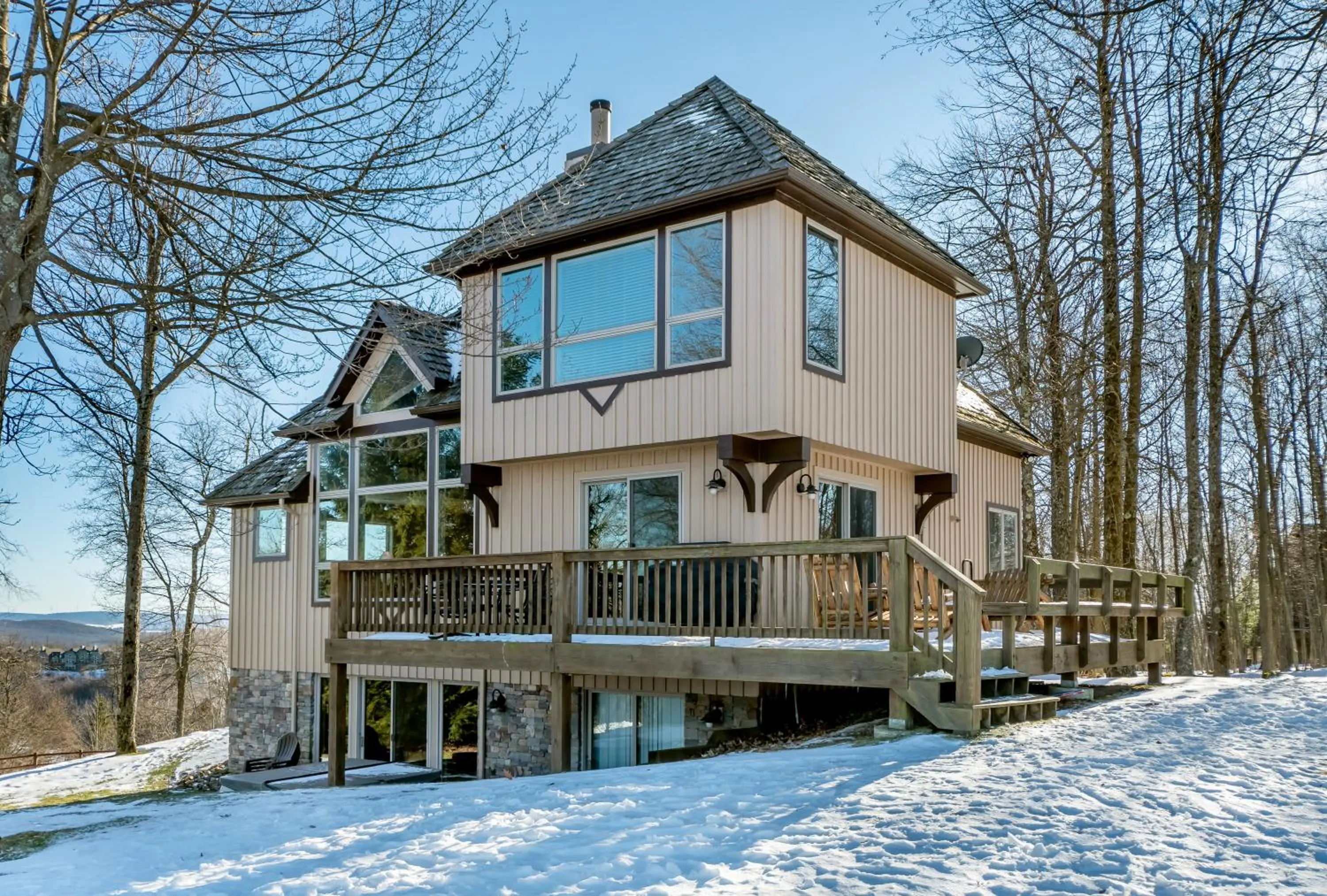 Property building in Main Street Retreat