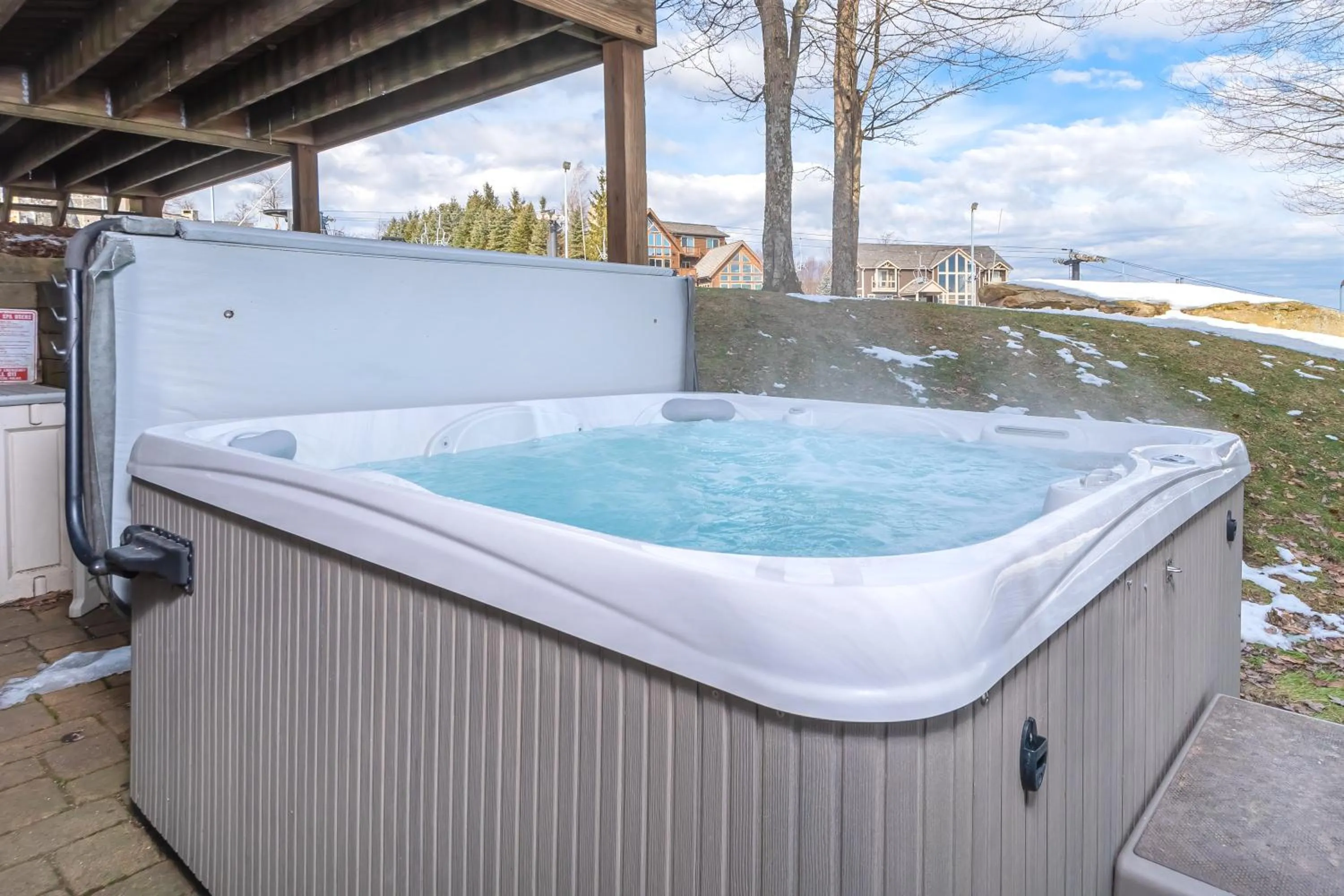 Property building in Main Street Retreat