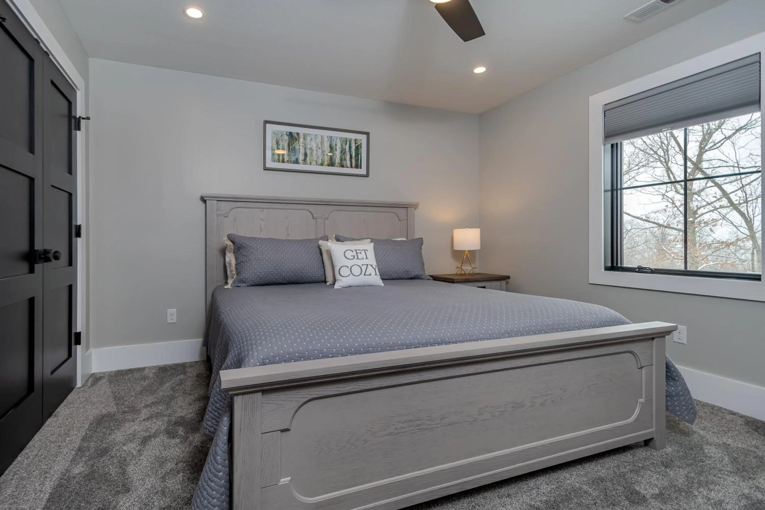 Property building, Bed in No Black Tie Affair