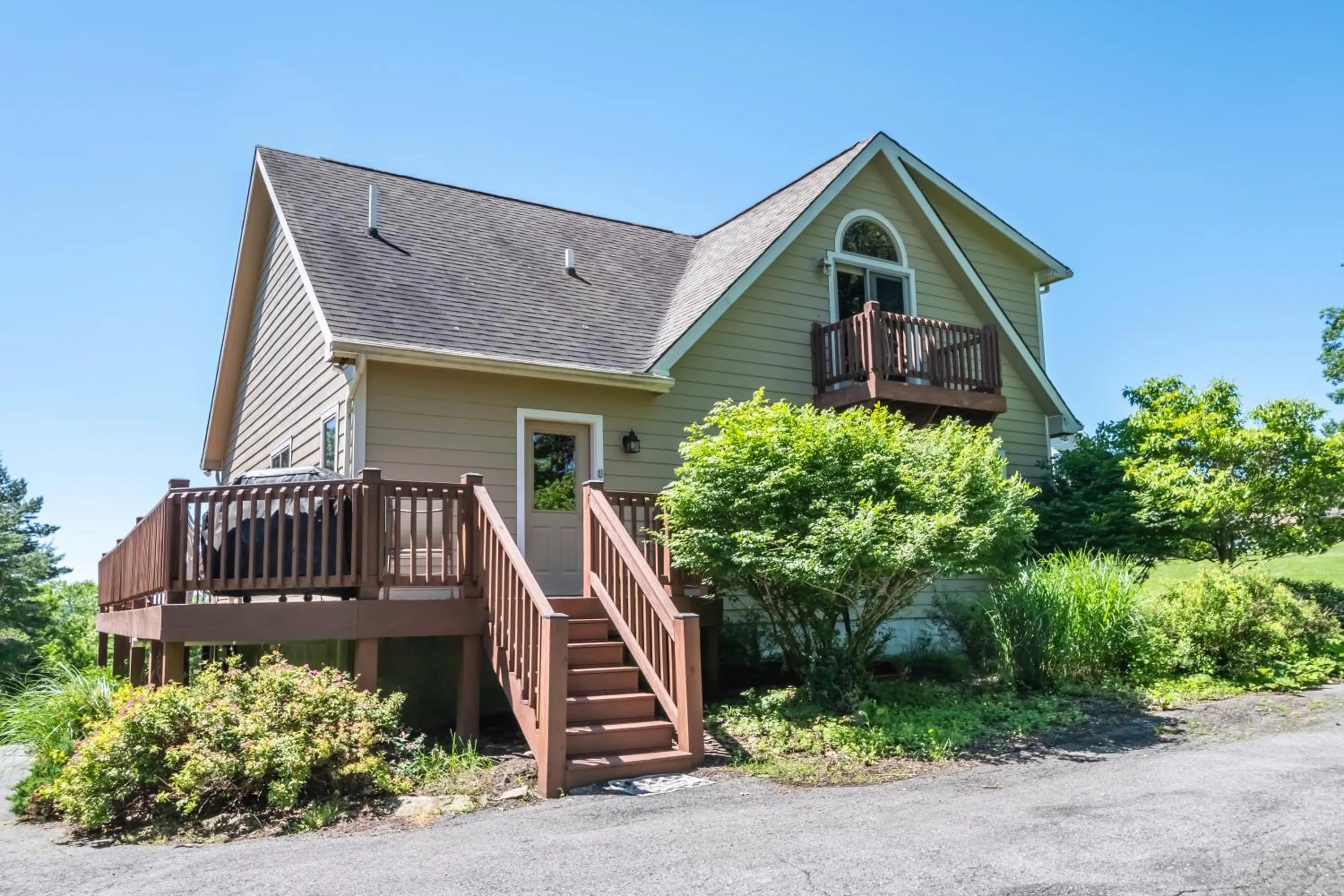 Property building in Tarenga House