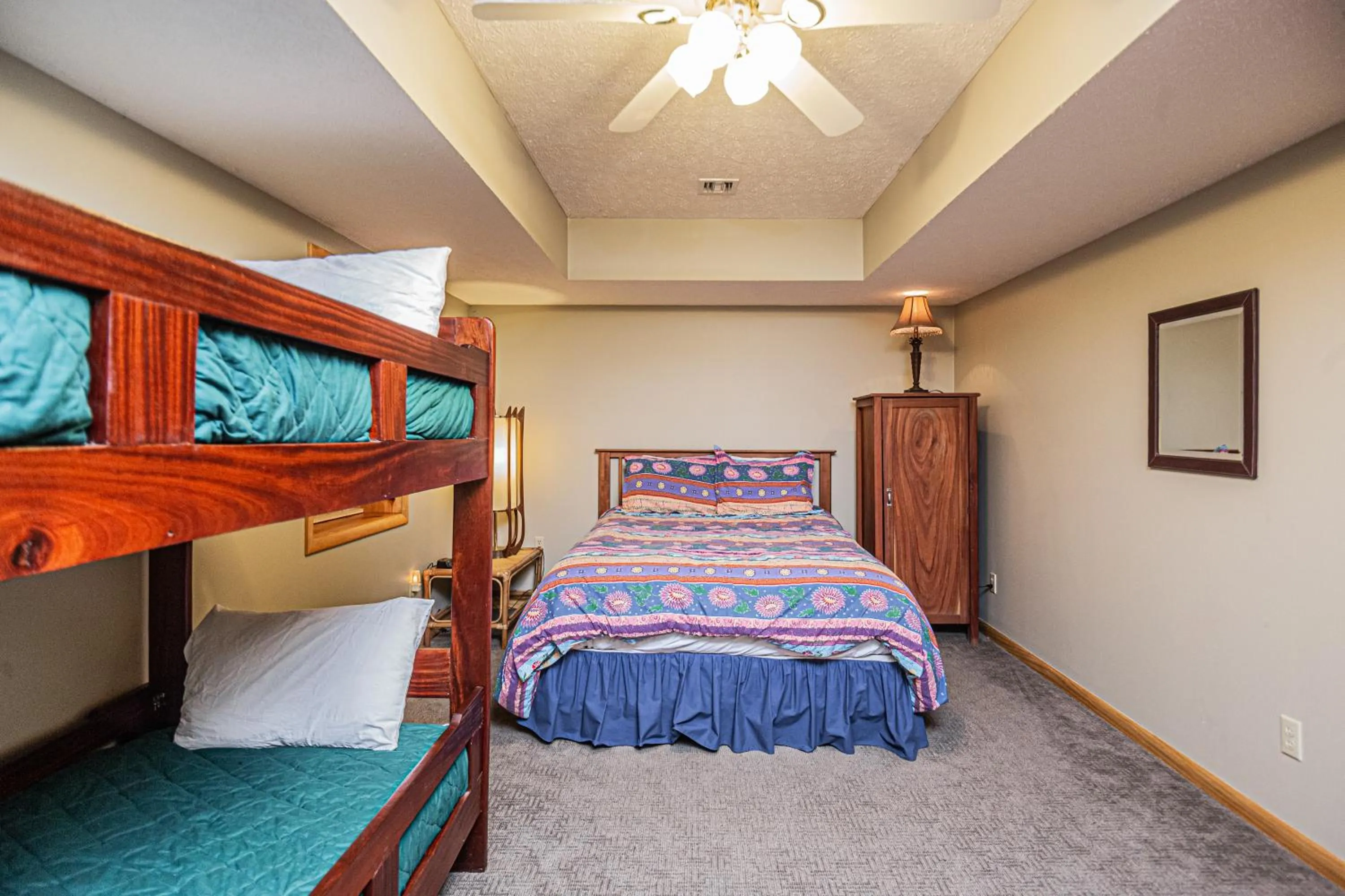 Property building, Bed in Tarenga House