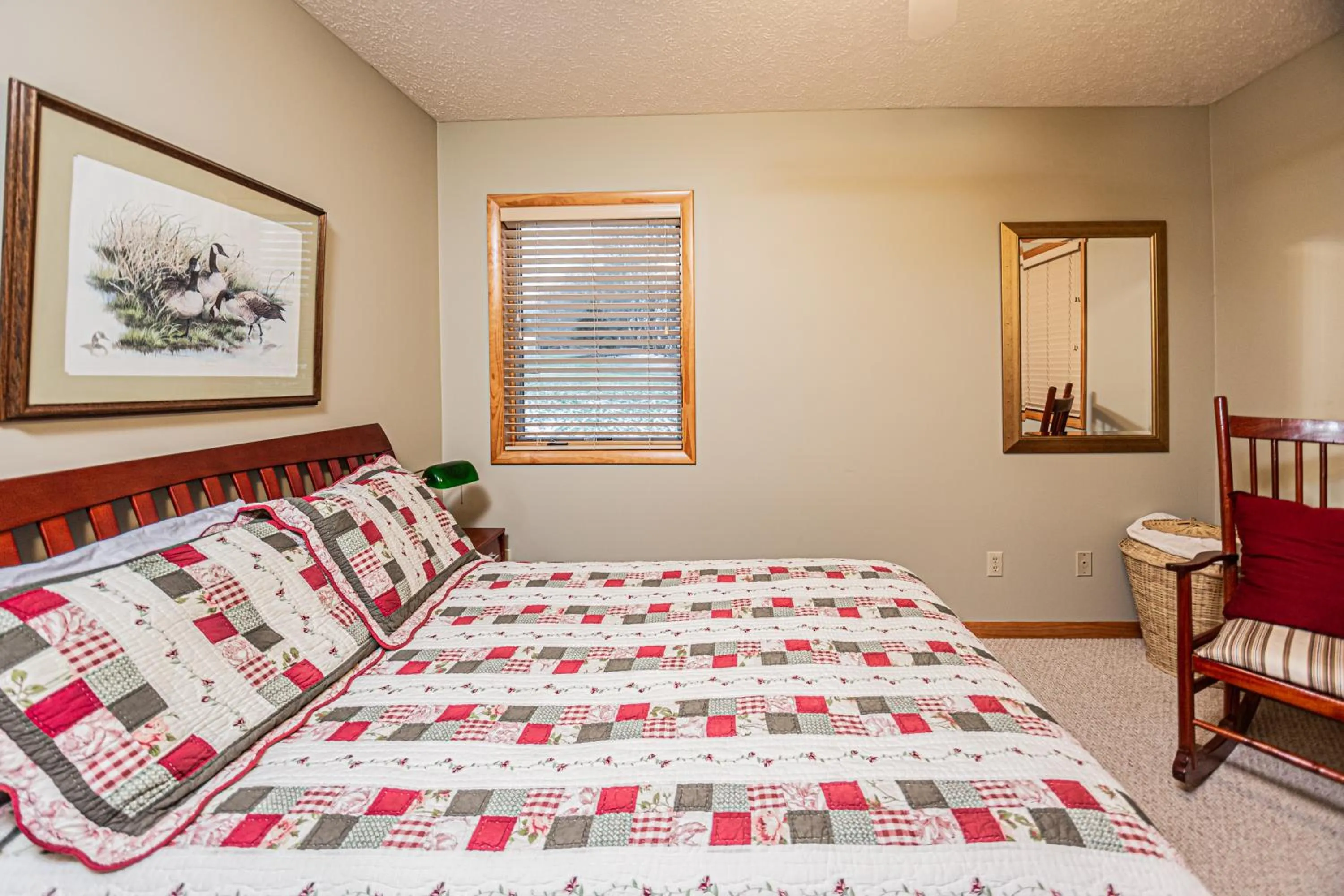 Property building, Bed in Tarenga House