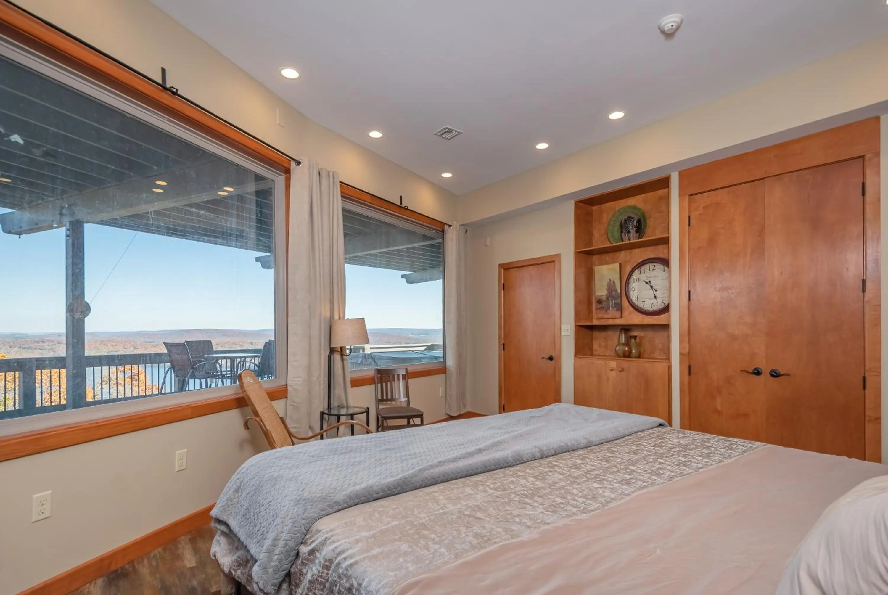 Property building, Bed in Valhalla