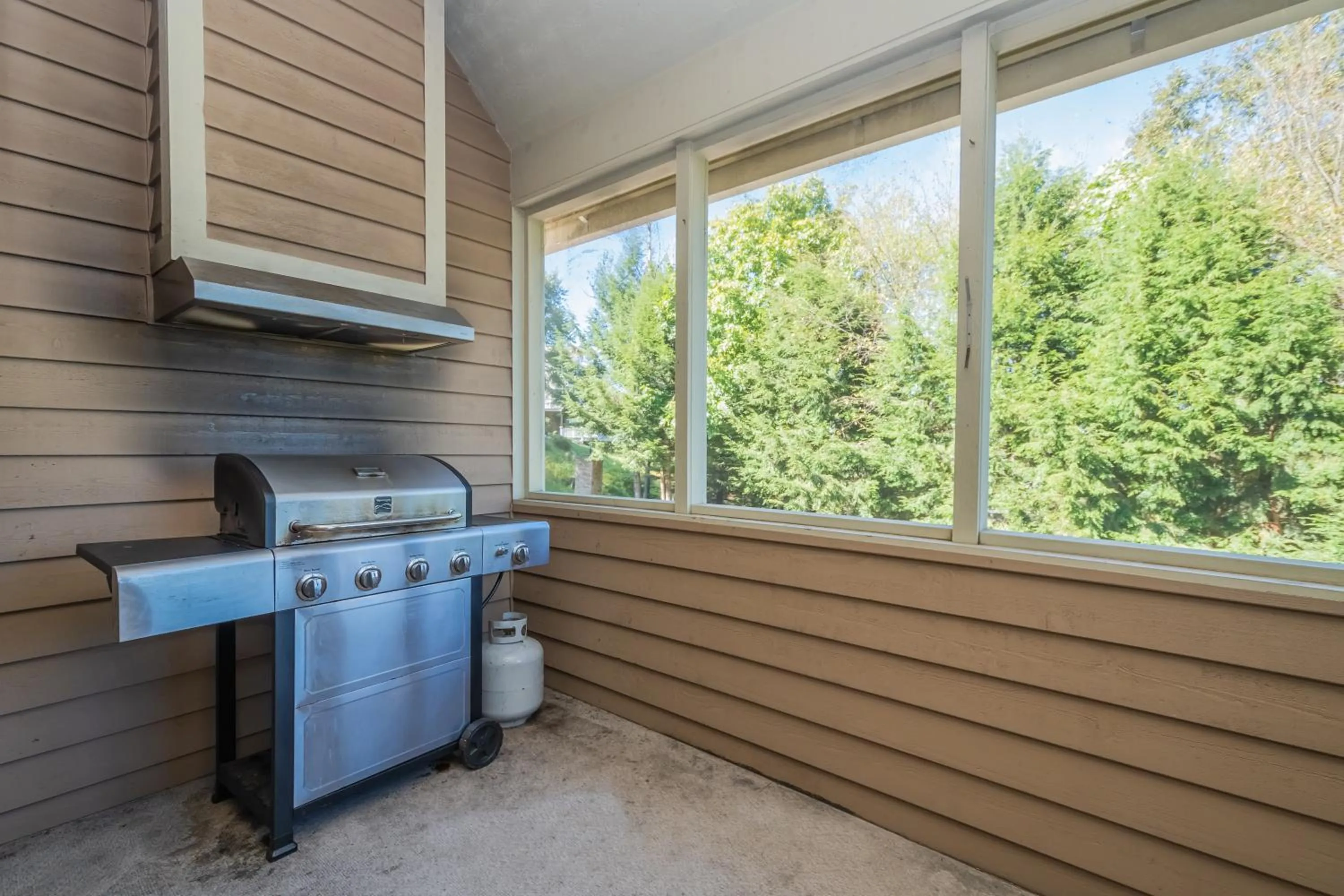 Property building in Valhalla