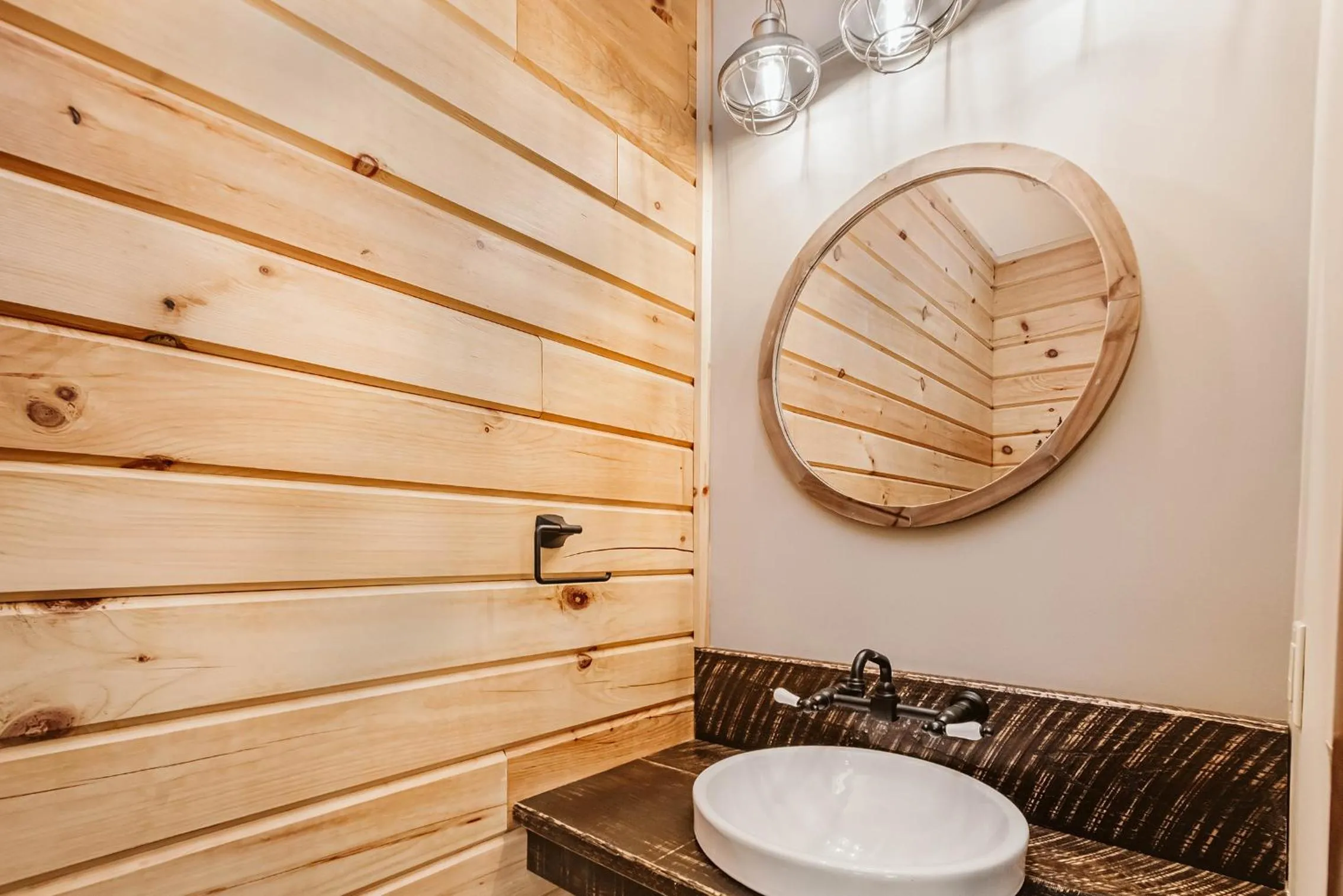 Property building in Water & Mountain Retreat