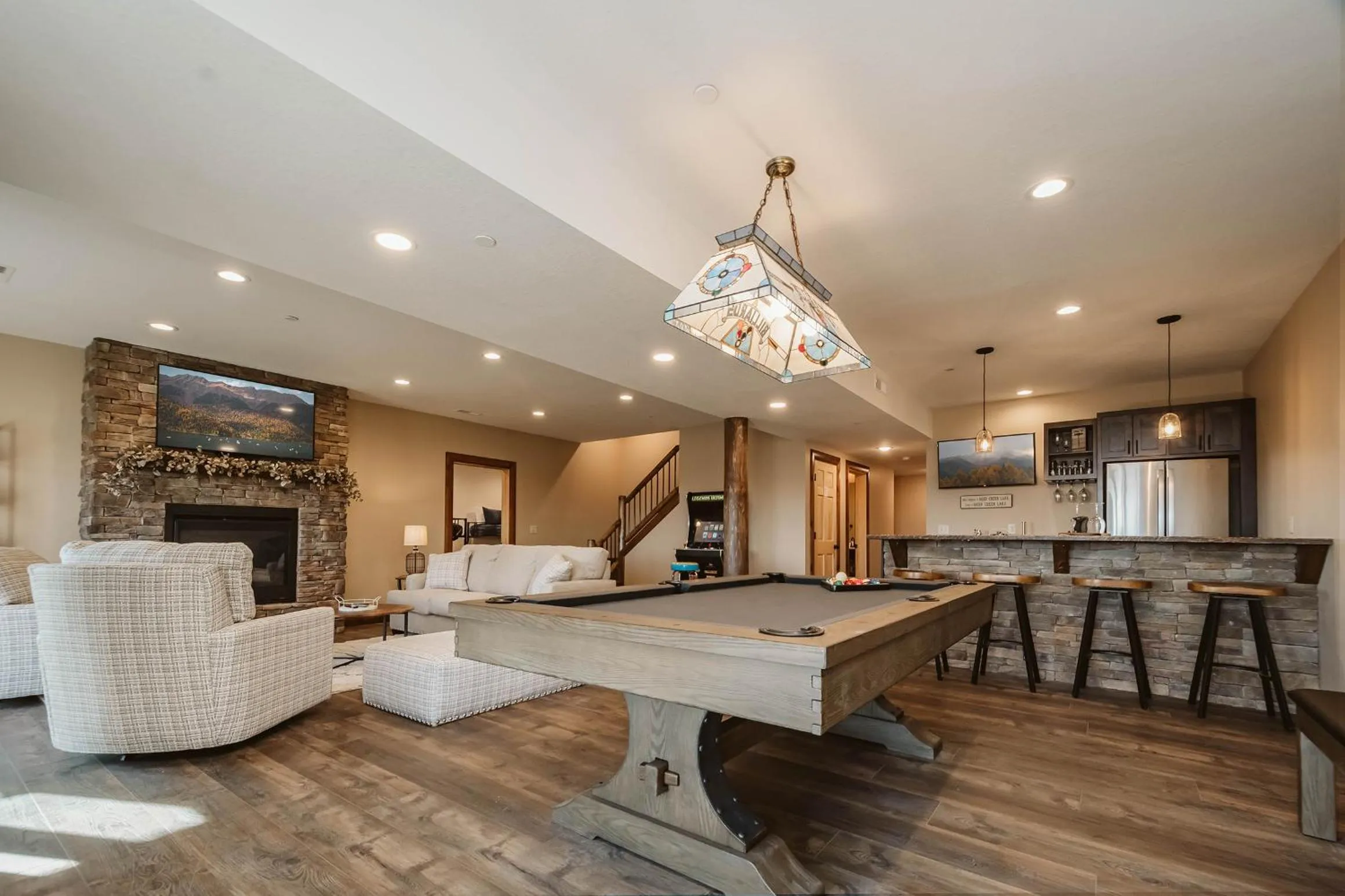 Property building in Water & Mountain Retreat