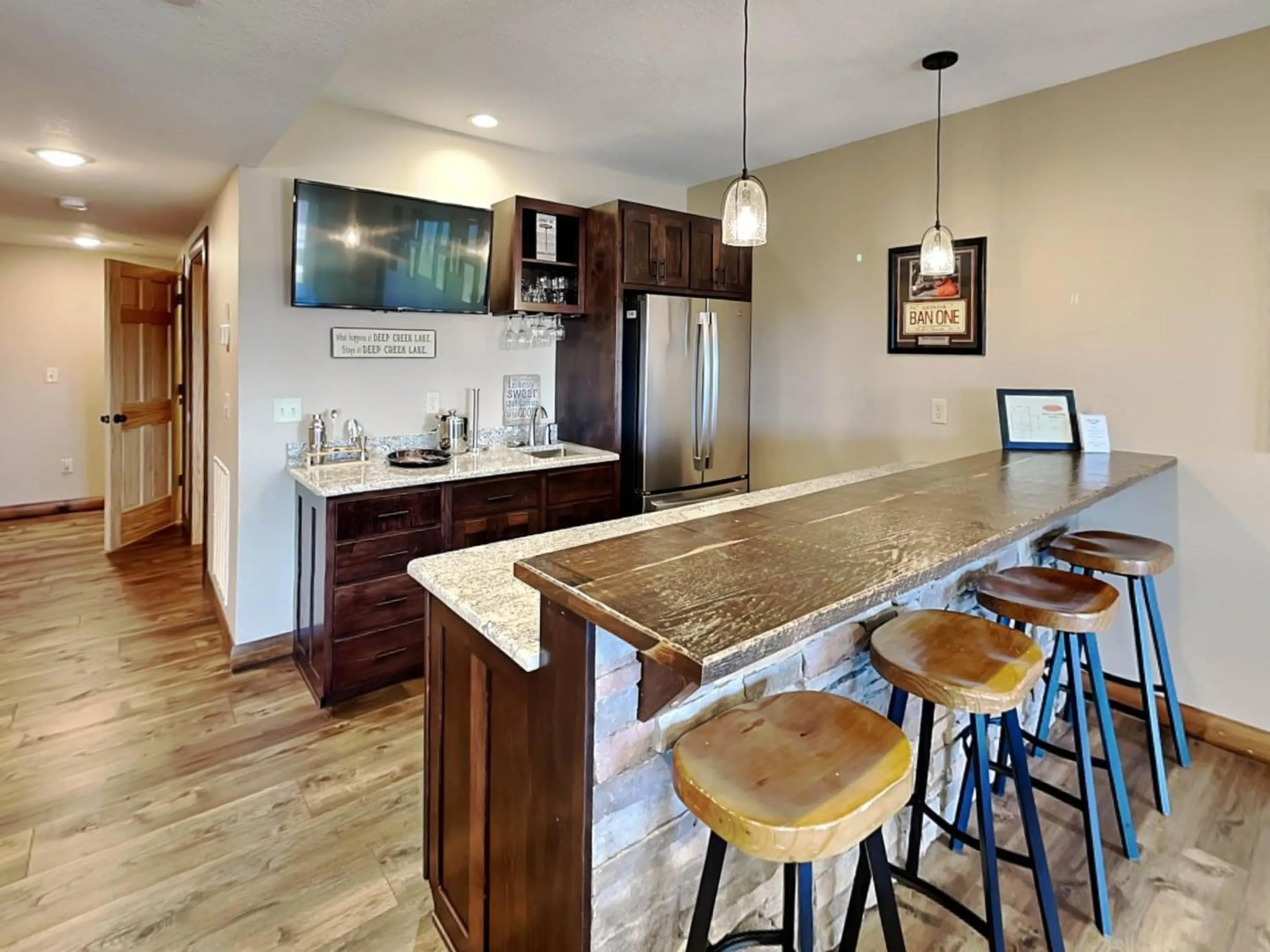 Water & Mountain Retreat