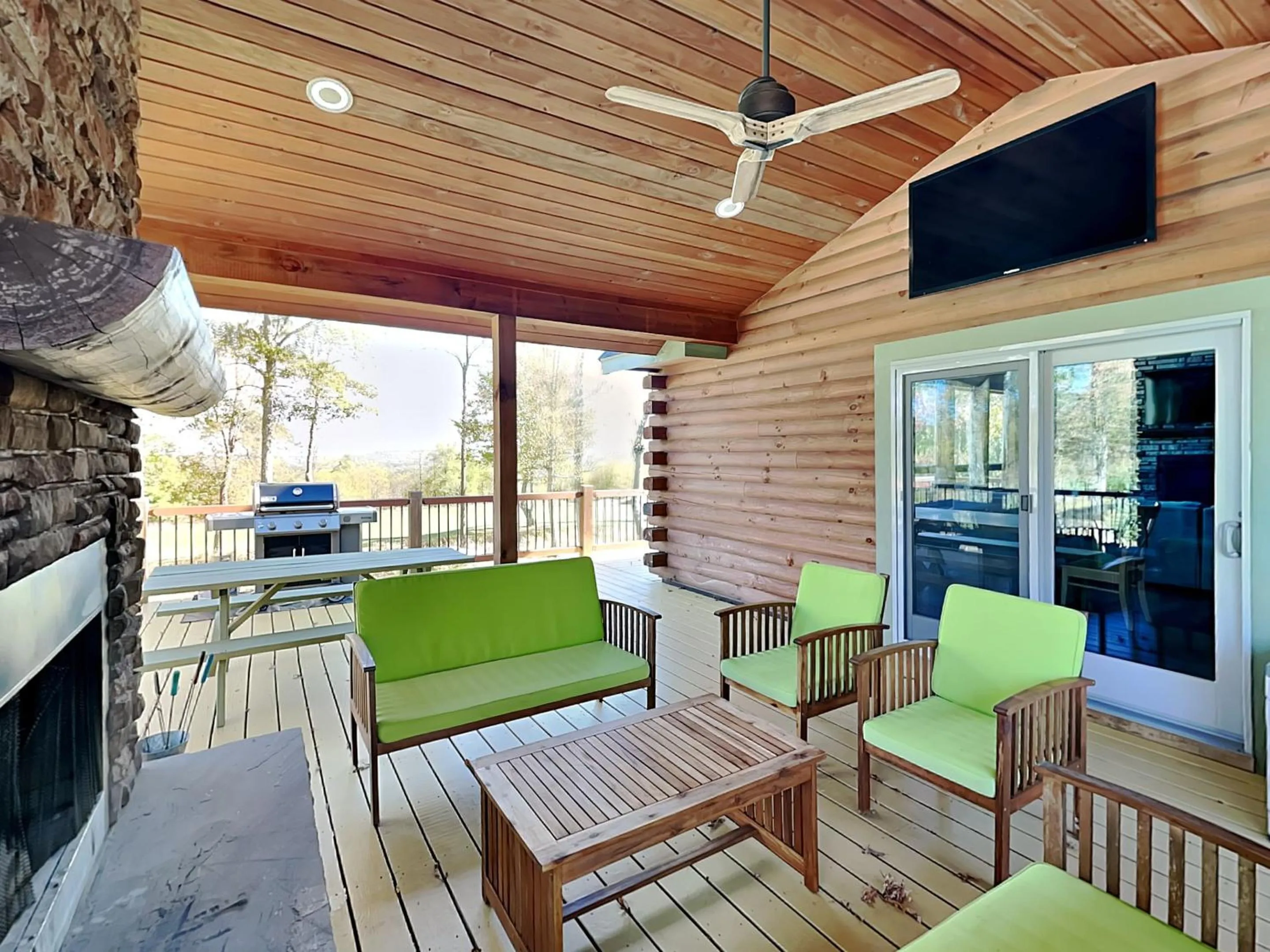 Water & Mountain Retreat