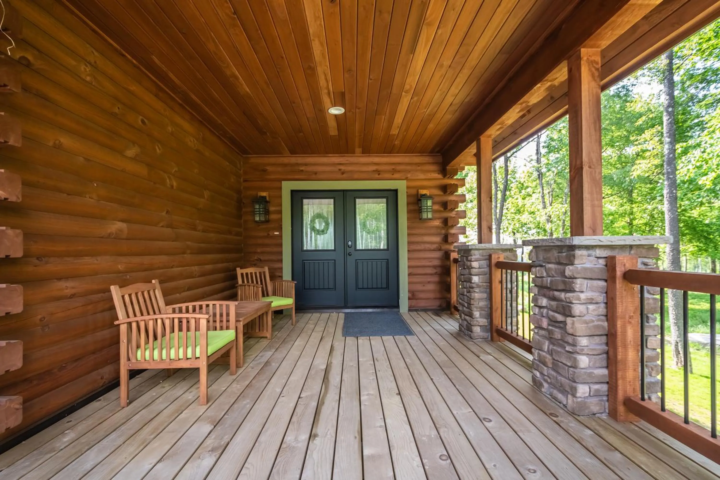 Property building in Water & Mountain Retreat