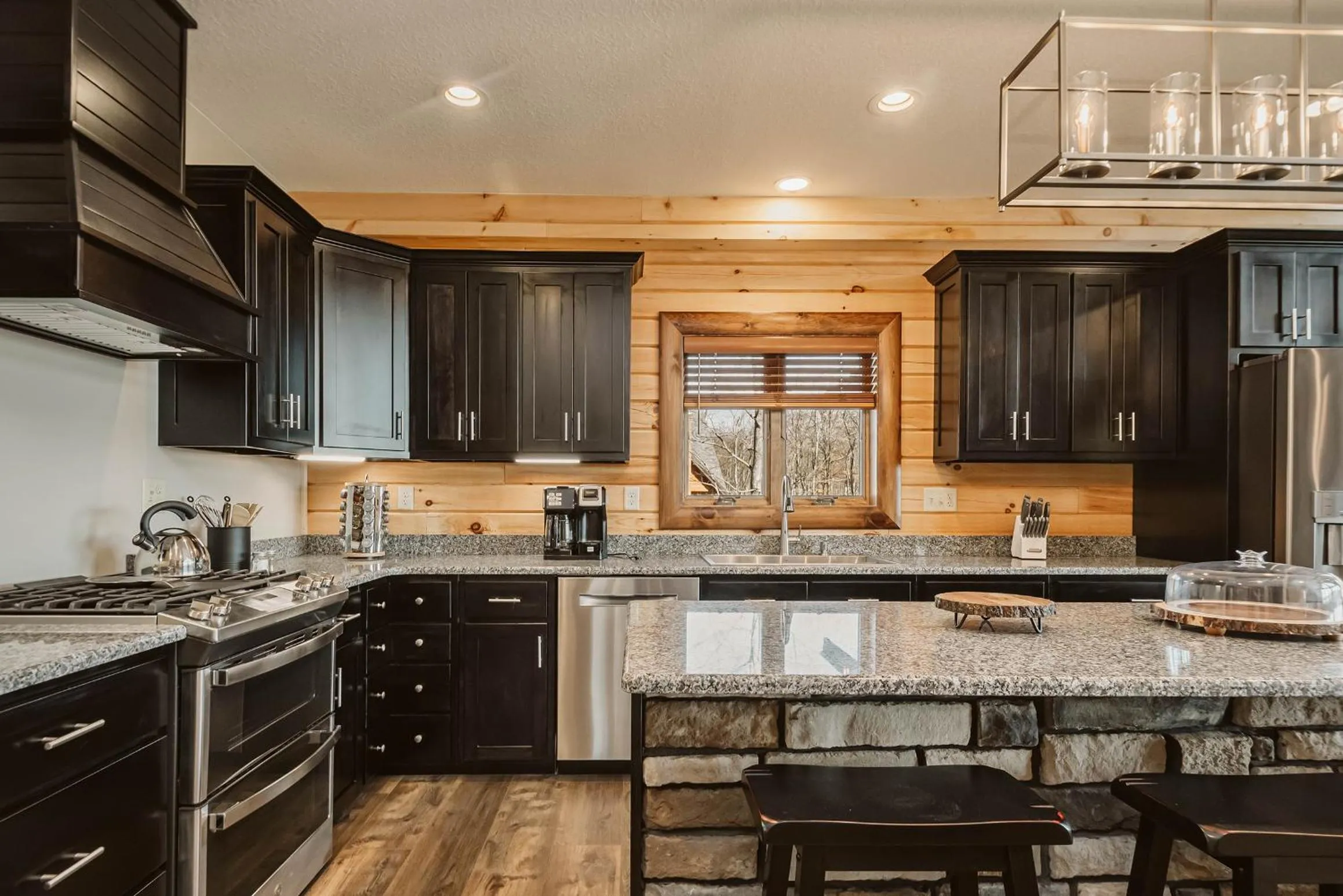 Property building in Water & Mountain Retreat