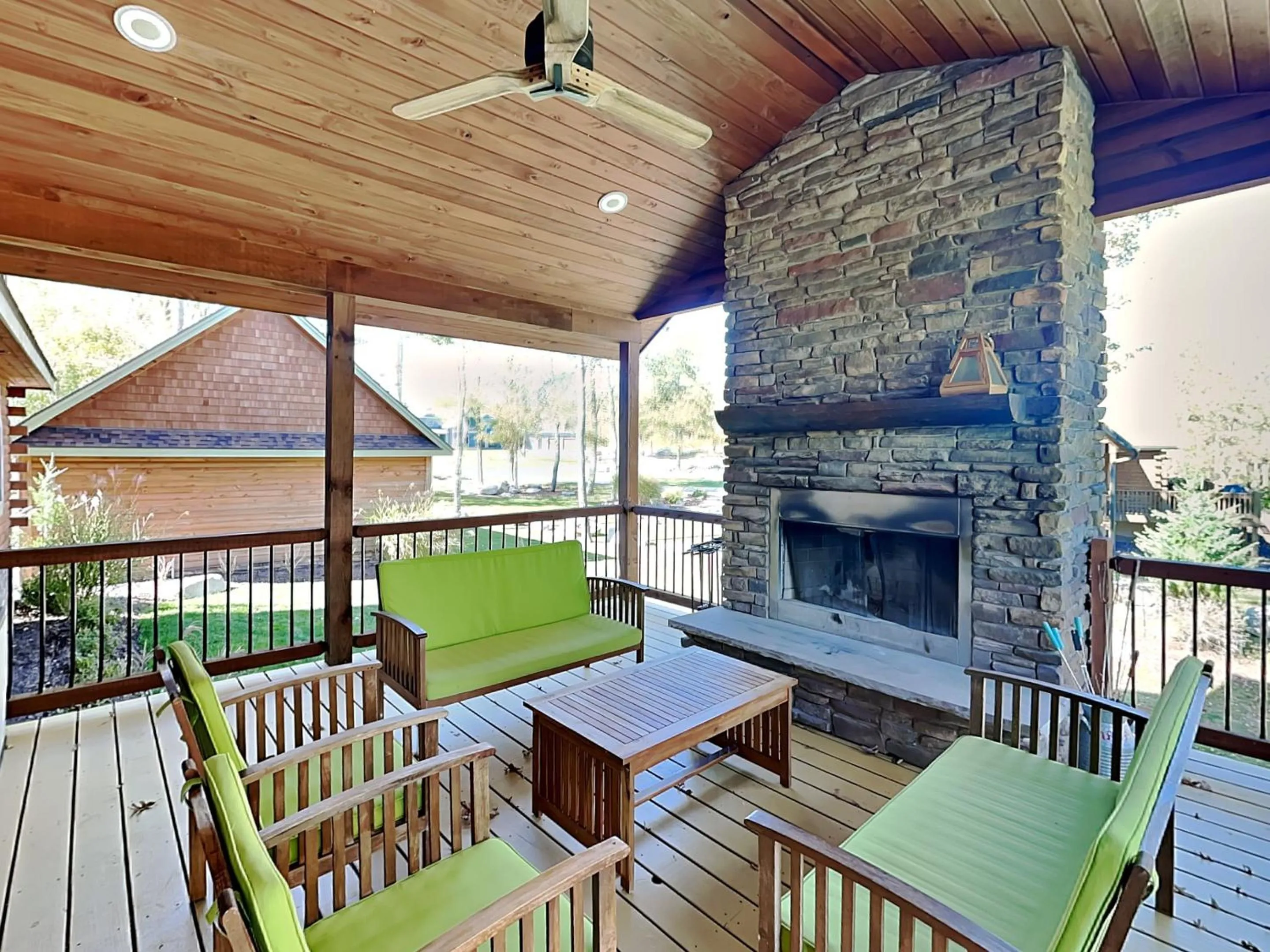 Water & Mountain Retreat