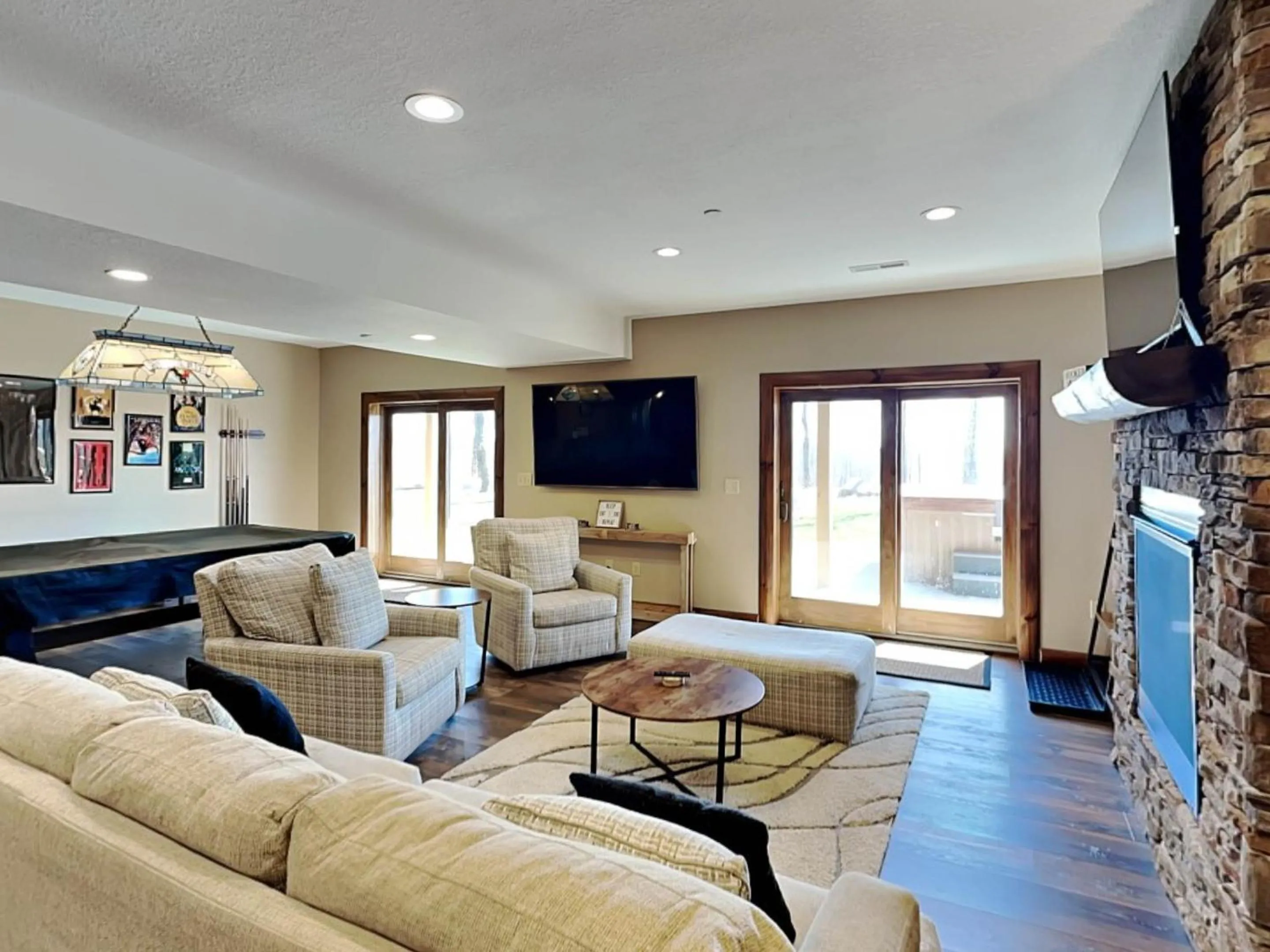 Water & Mountain Retreat