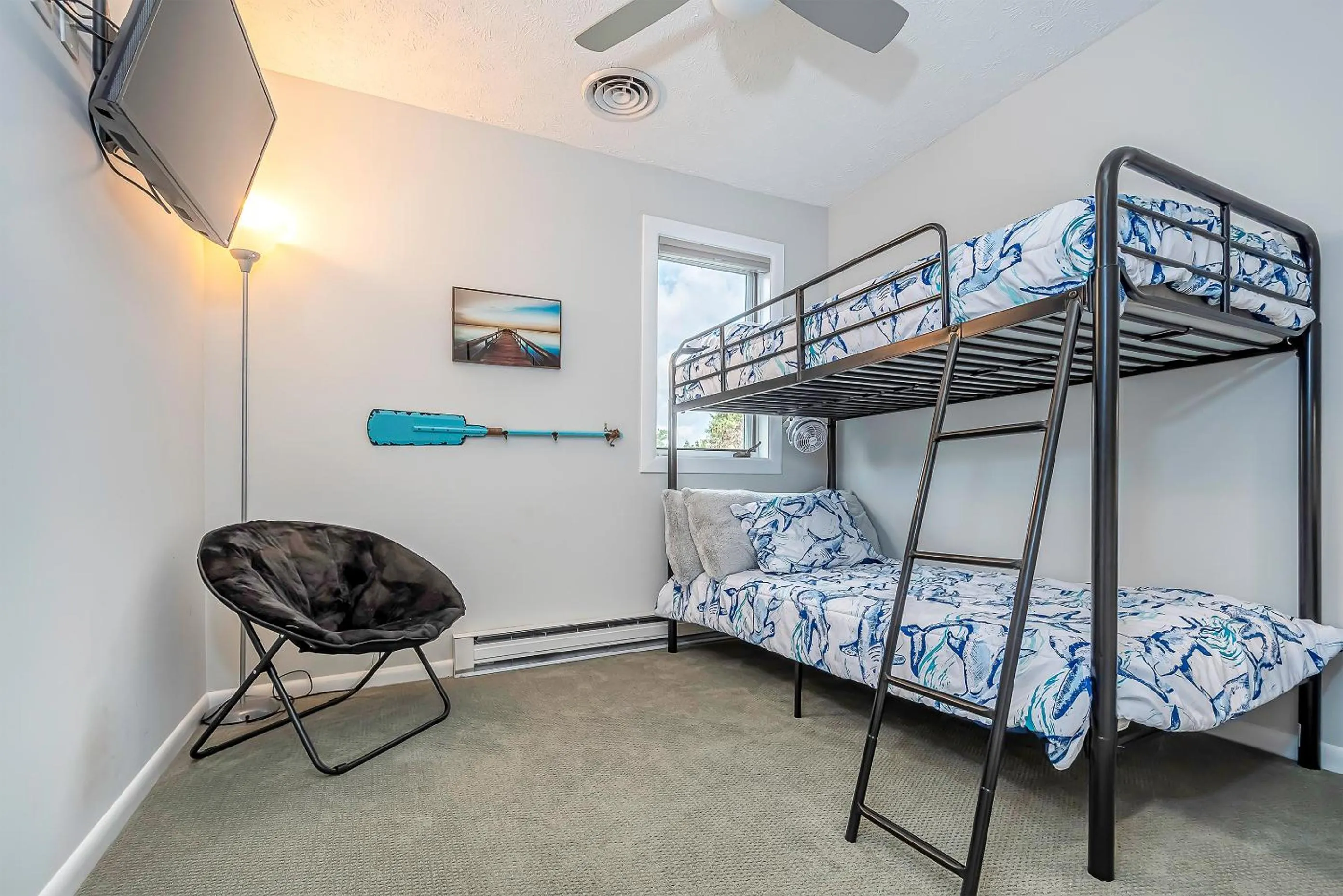 Property building, Bed in Ski Harbor 11