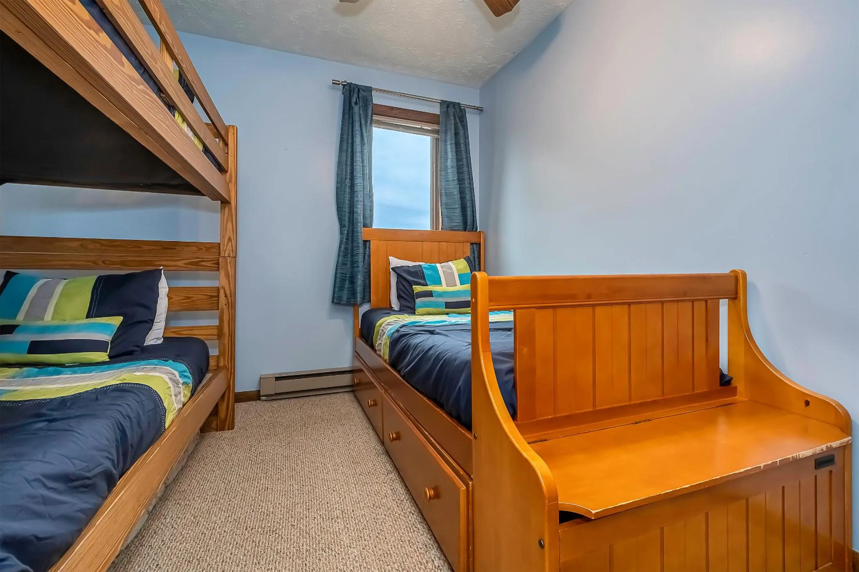Property building, Bed in Ski Harbor 19