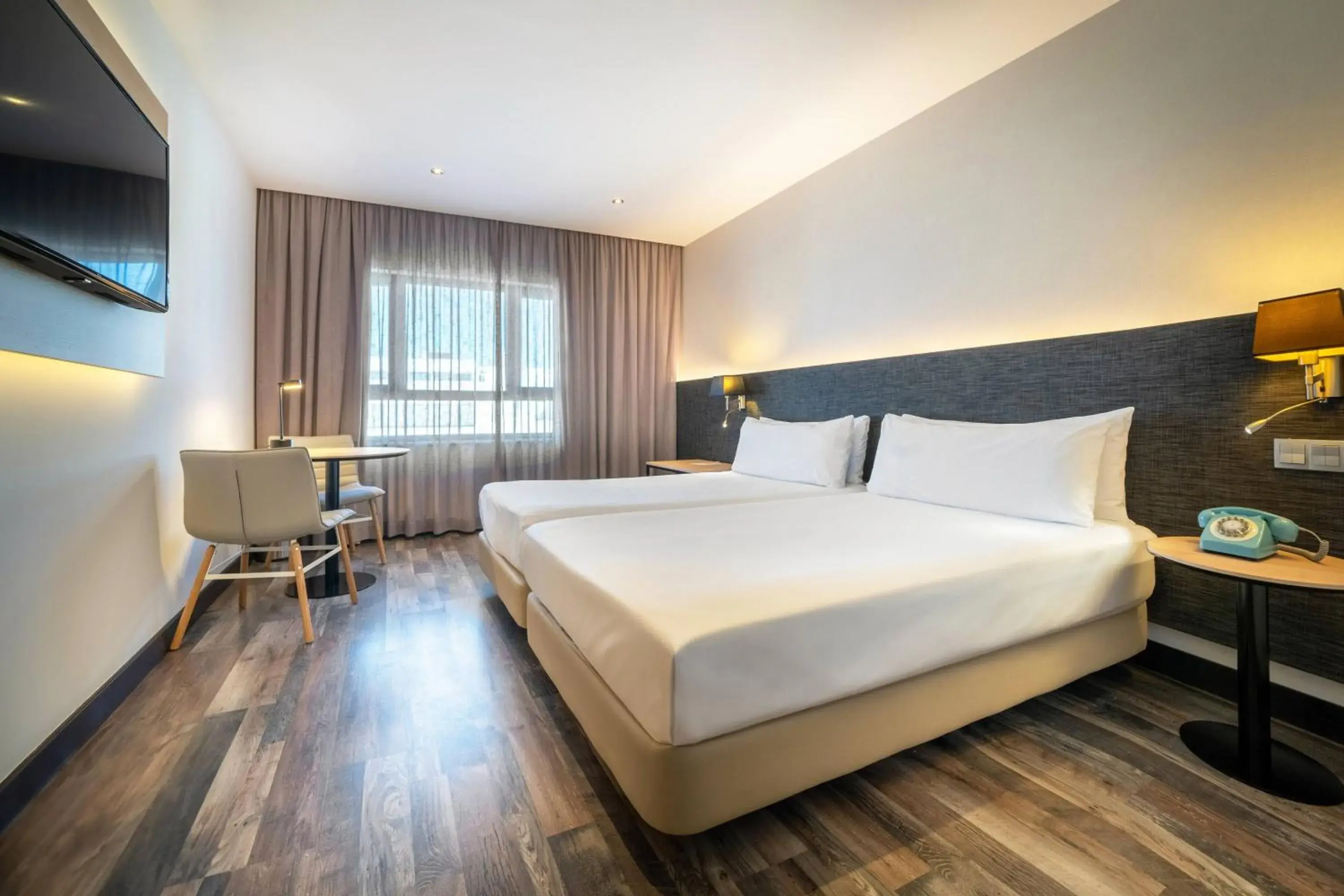 Property building, Bed in Hotel Cádiz Paseo del Mar Affiliated by Meliá Property building, Bed in Hotel Cádiz Paseo del Mar Affiliated by Meliá