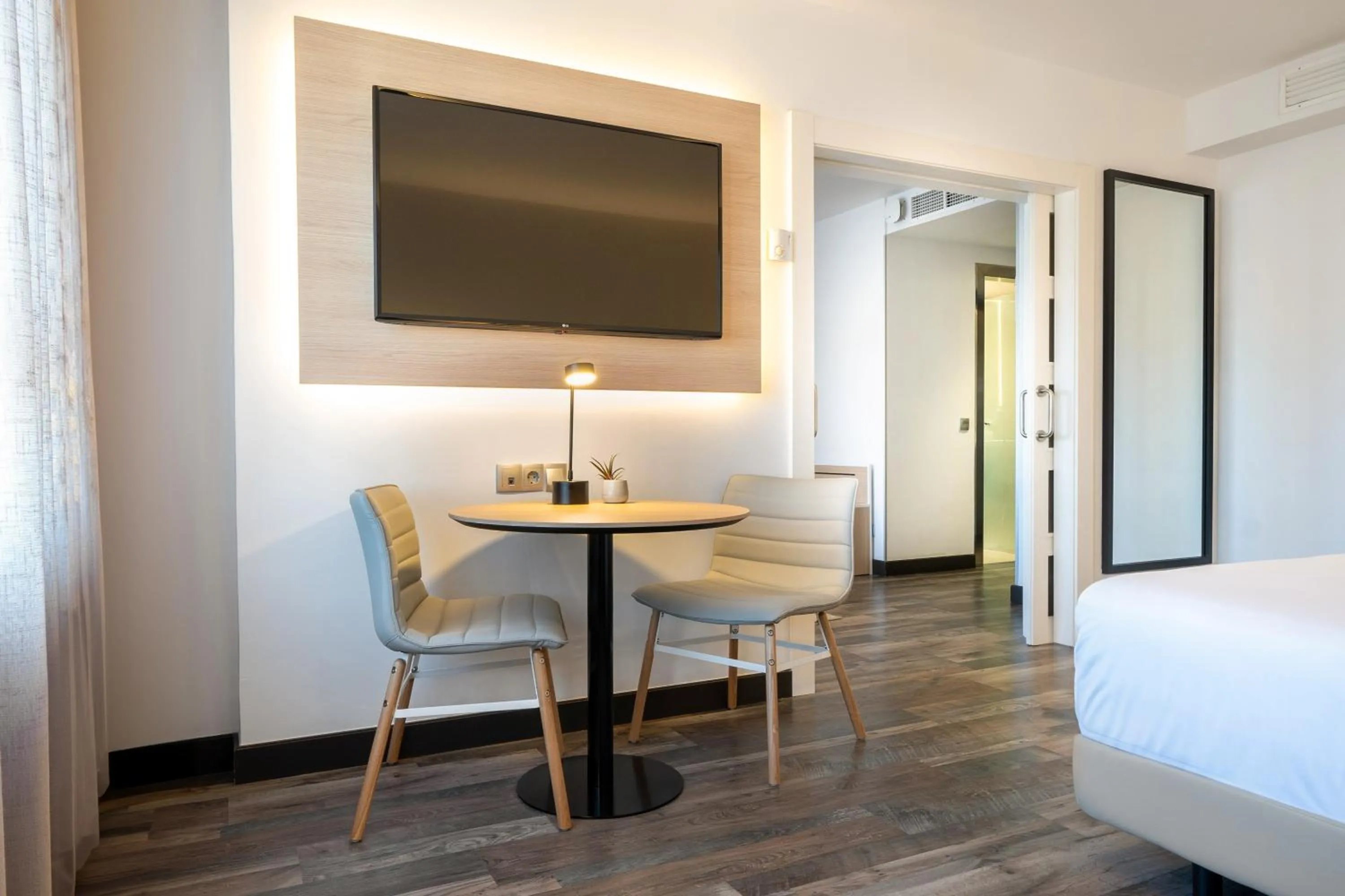 Bed in Hotel Cádiz Paseo del Mar, Affiliated by Meliá