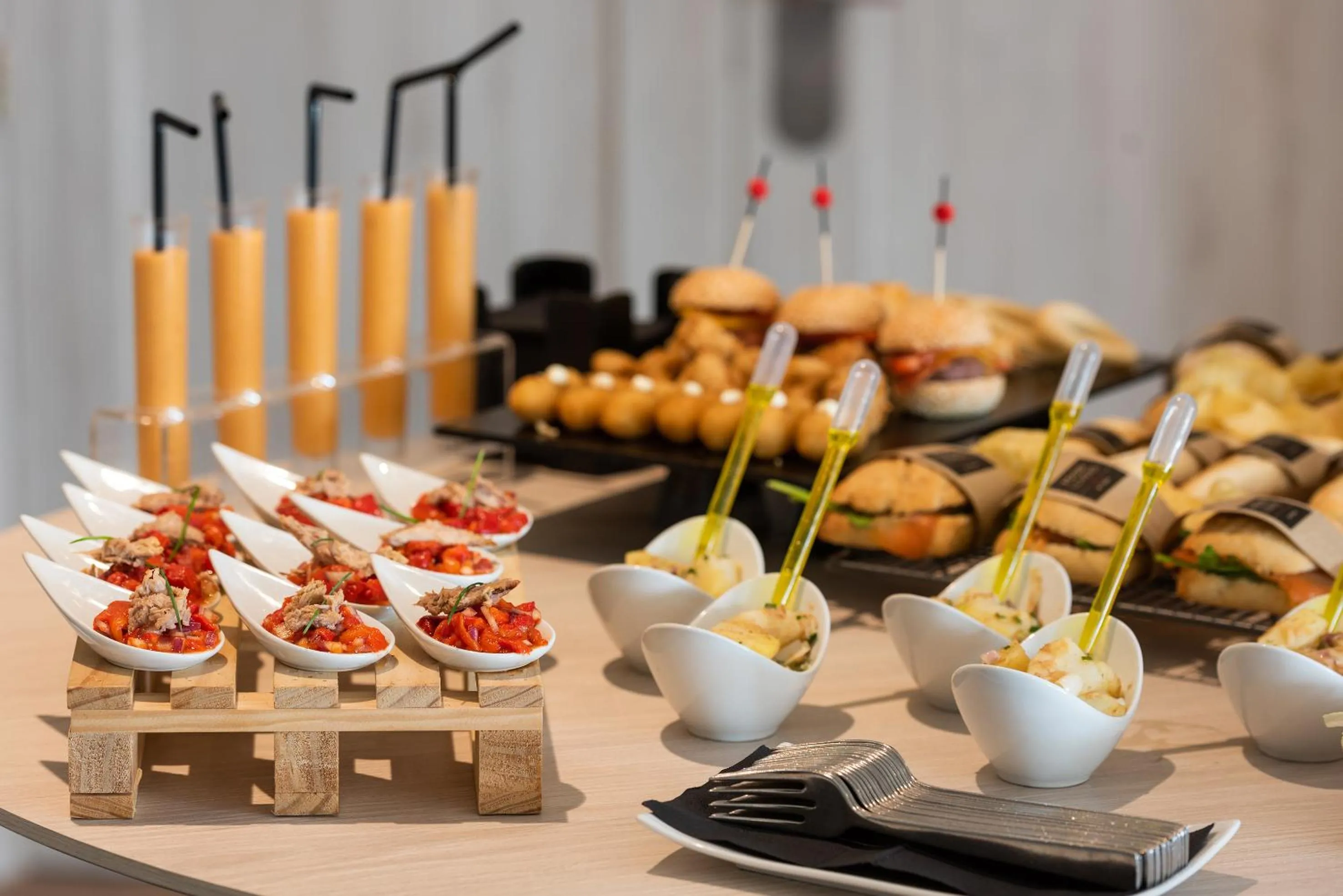 Restaurant/places to eat in Hotel Cádiz Paseo del Mar, Affiliated by Meliá