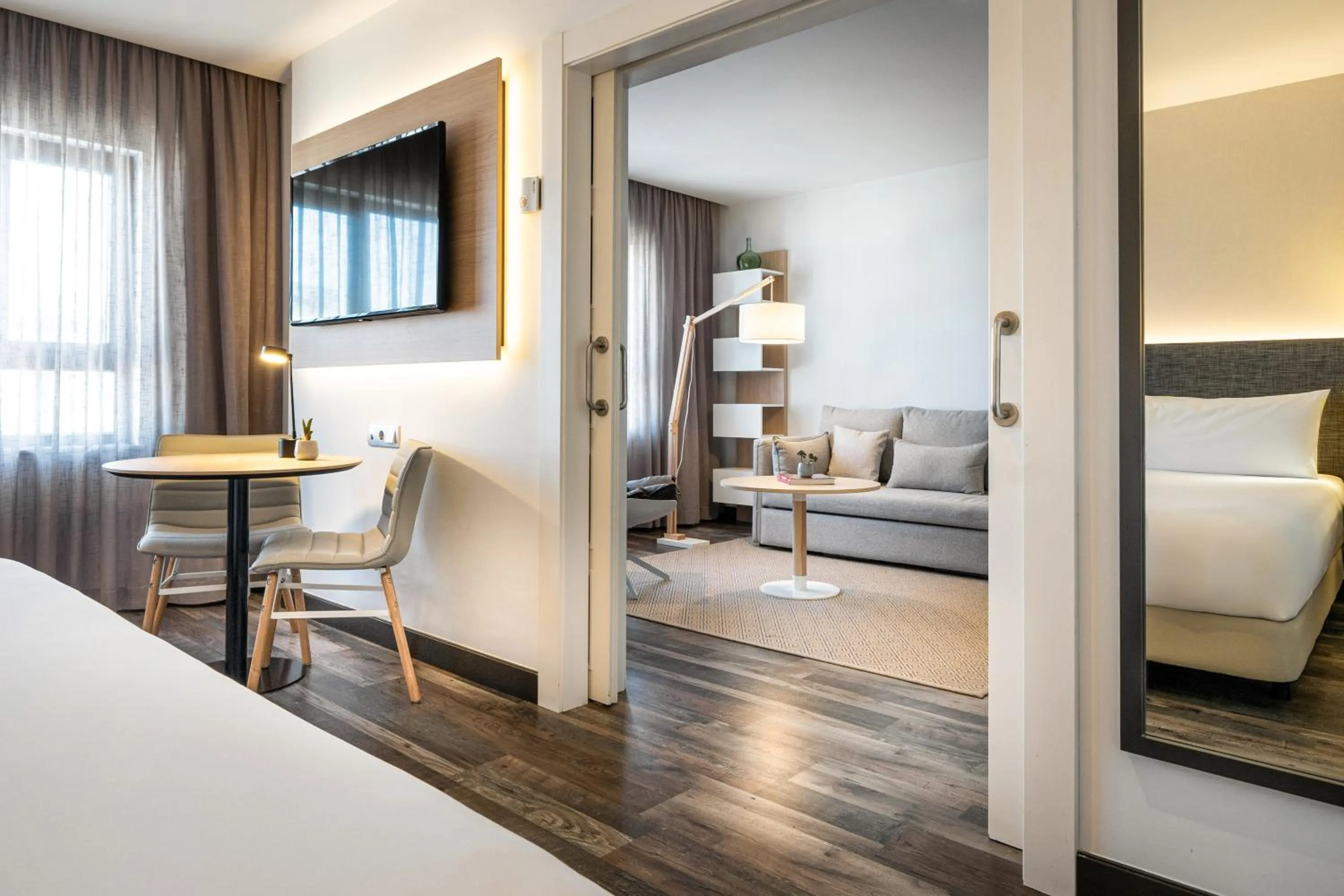 Bedroom, Bed in Hotel Cádiz Paseo del Mar, Affiliated by Meliá