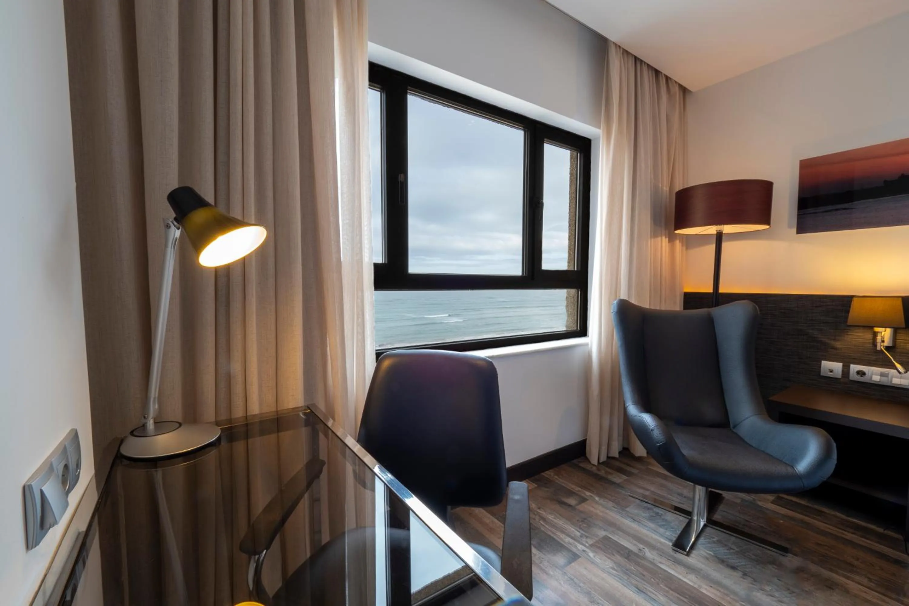 Sea view, Bed in Hotel Cádiz Paseo del Mar, Affiliated by Meliá