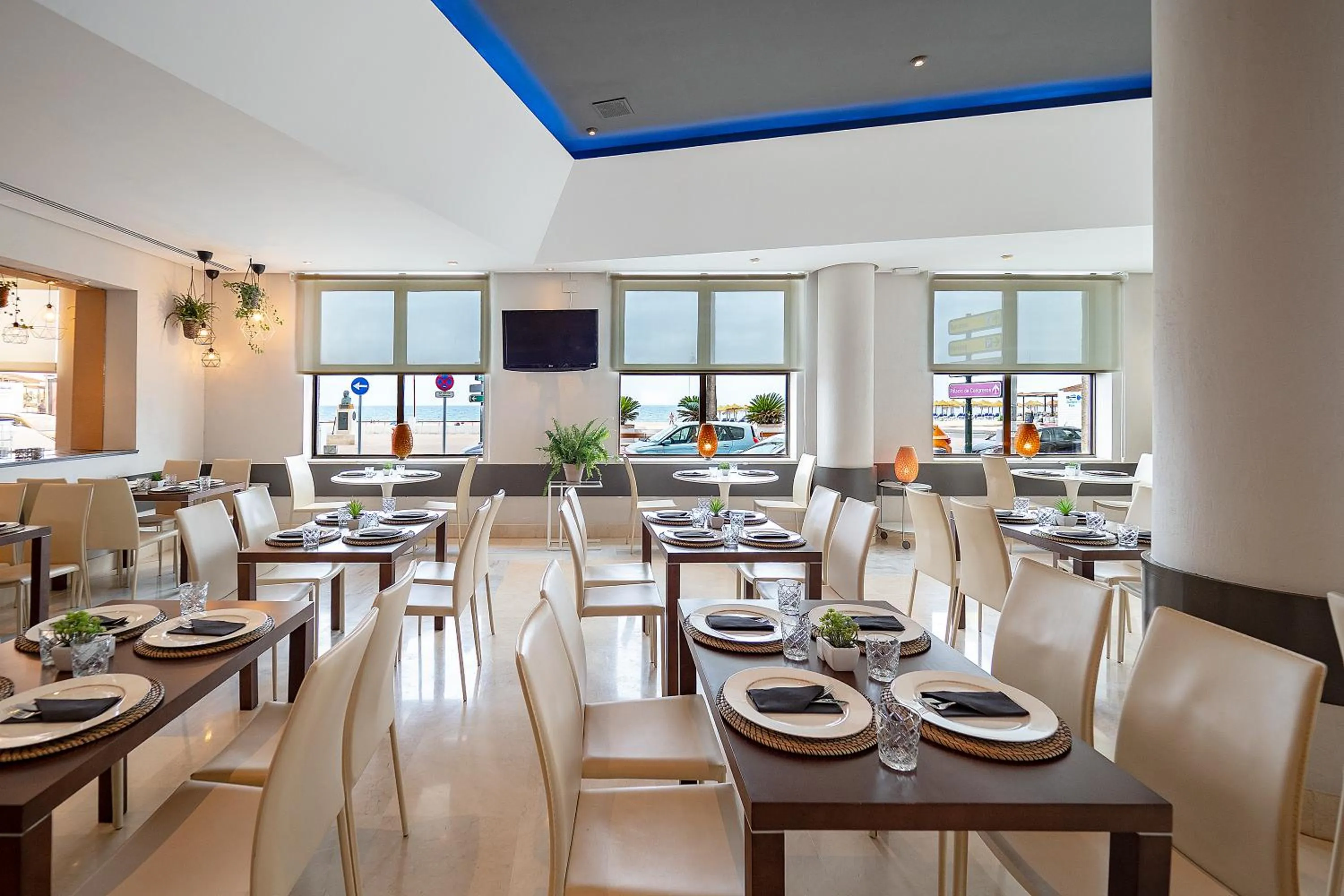 Restaurant/places to eat in Hotel Cádiz Paseo del Mar, Affiliated by Meliá