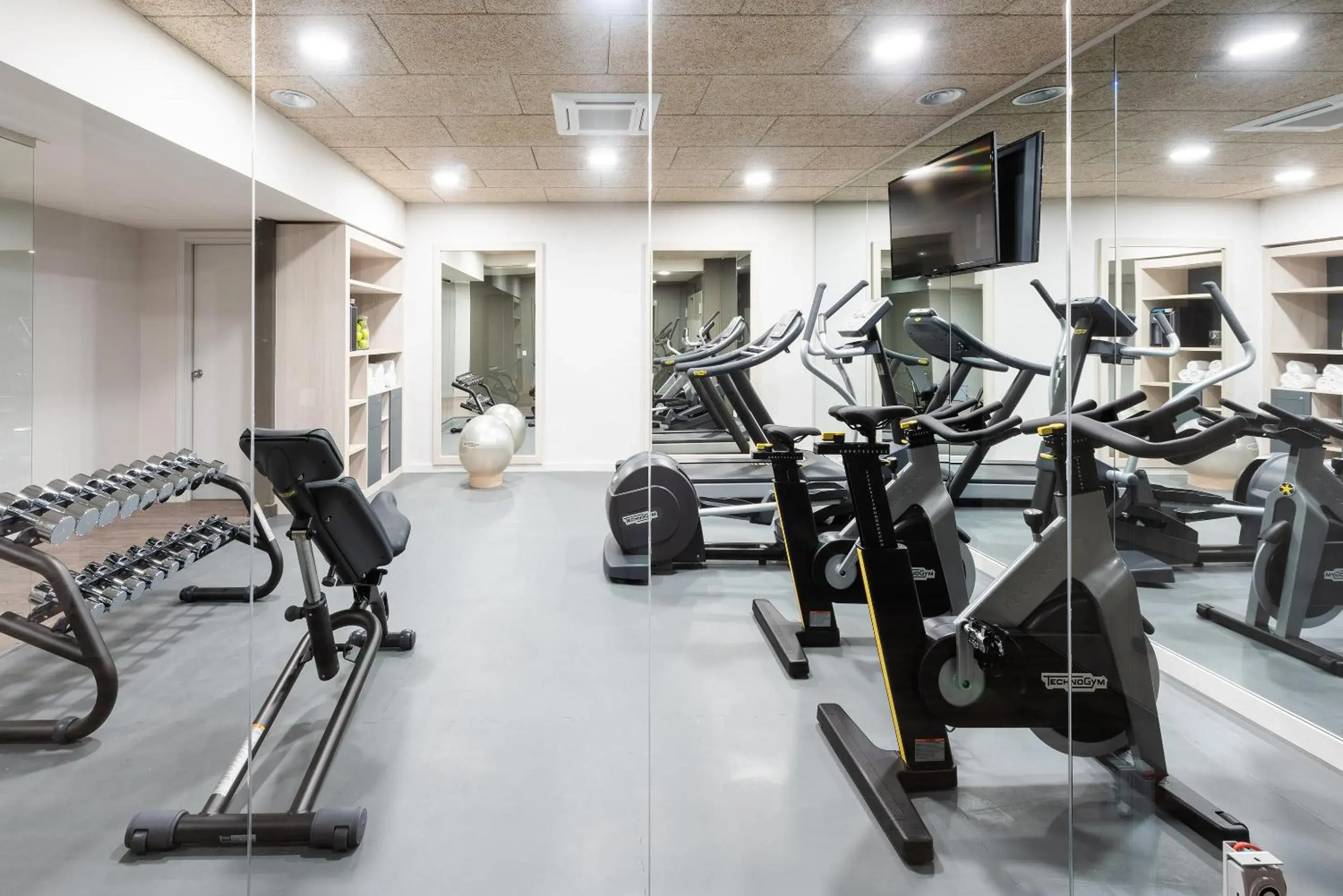 Fitness centre/facilities in Hotel Cádiz Paseo del Mar, Affiliated by Meliá Fitness centre/facilities in Hotel Cádiz Paseo del Mar, Affiliated by Meliá