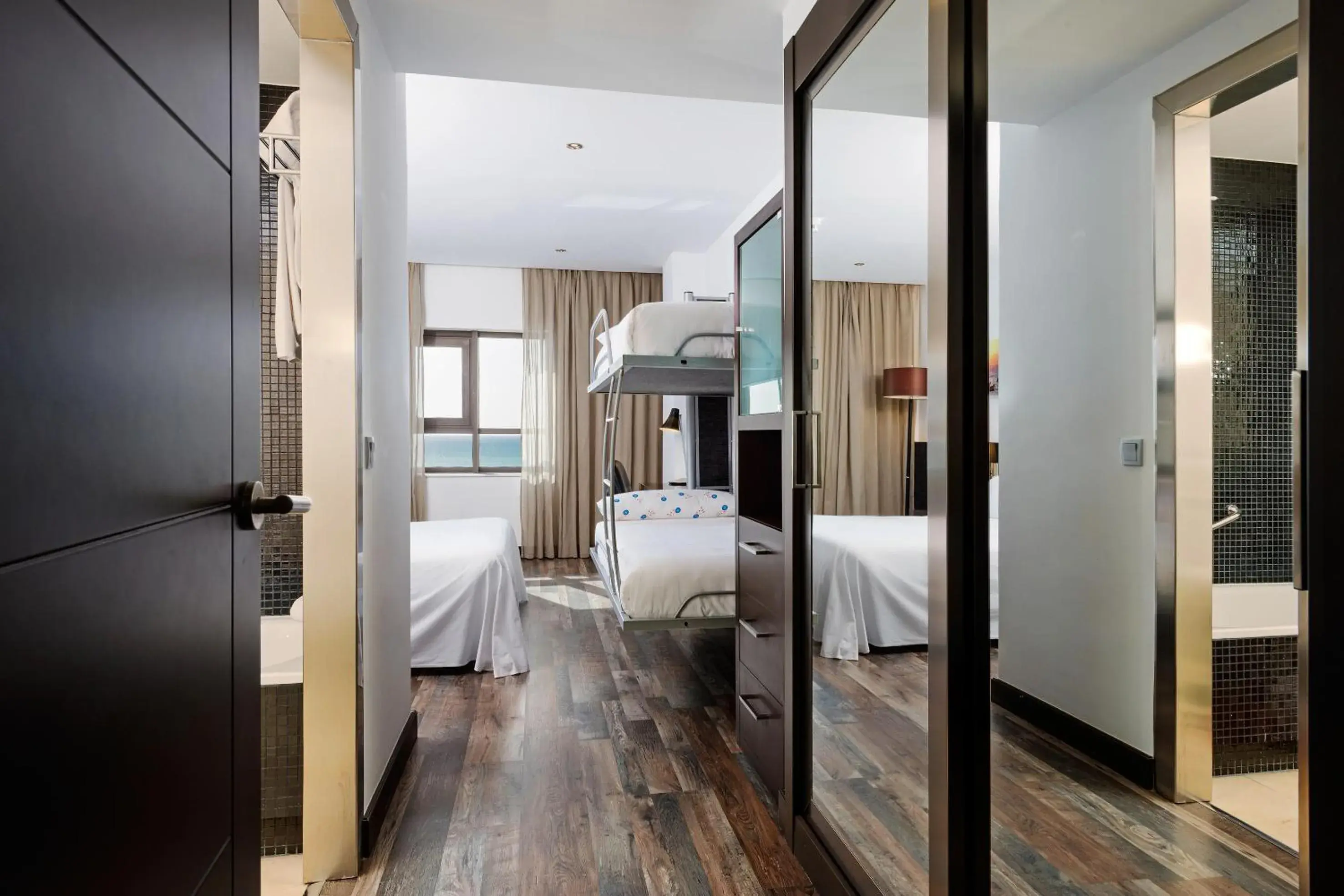 Photo of the whole room, Bed in Hotel Cádiz Paseo del Mar, Affiliated by Meliá Photo of the whole room, Bed in Hotel Cádiz Paseo del Mar, Affiliated by Meliá