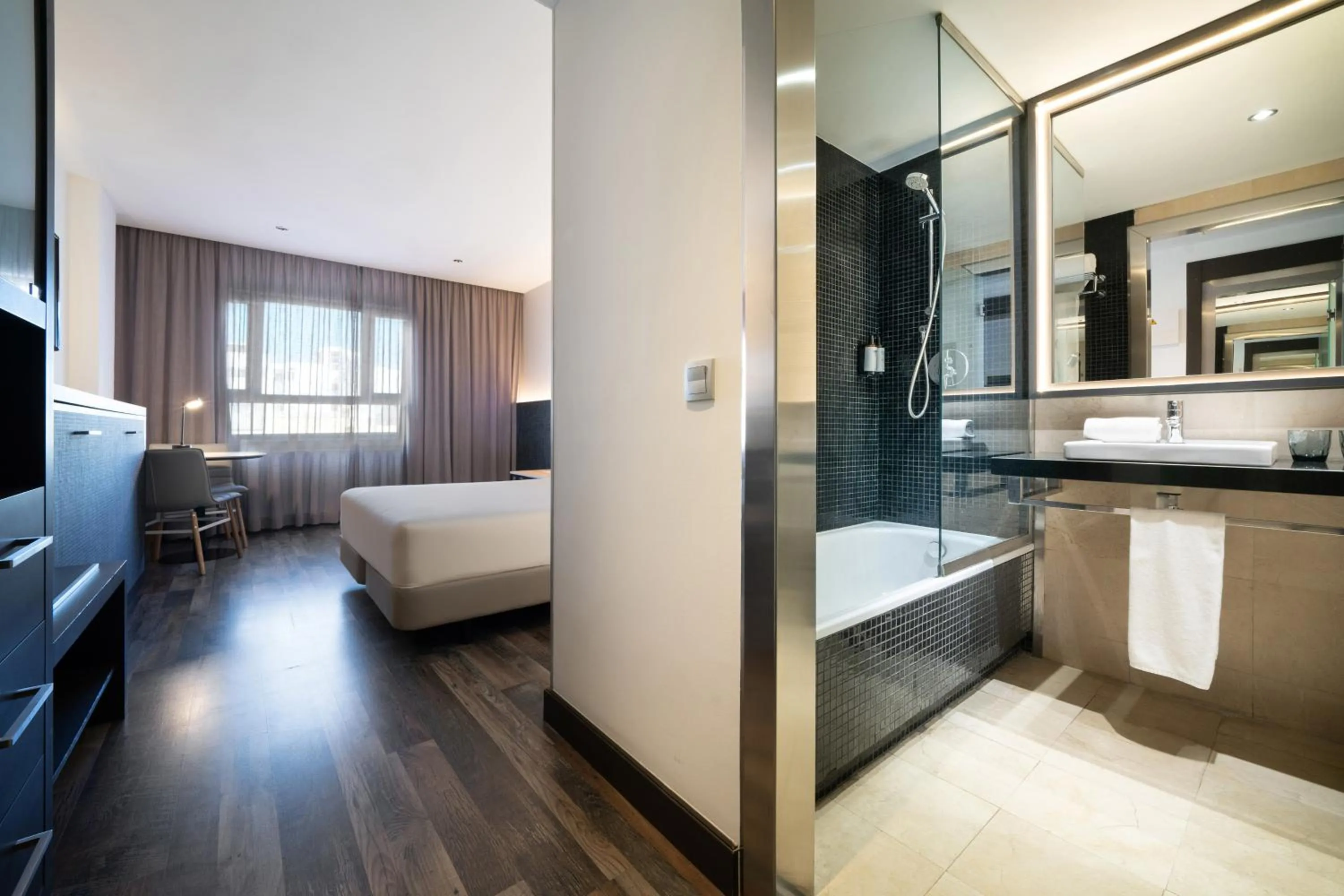 Bed in Hotel Cádiz Paseo del Mar, Affiliated by Meliá