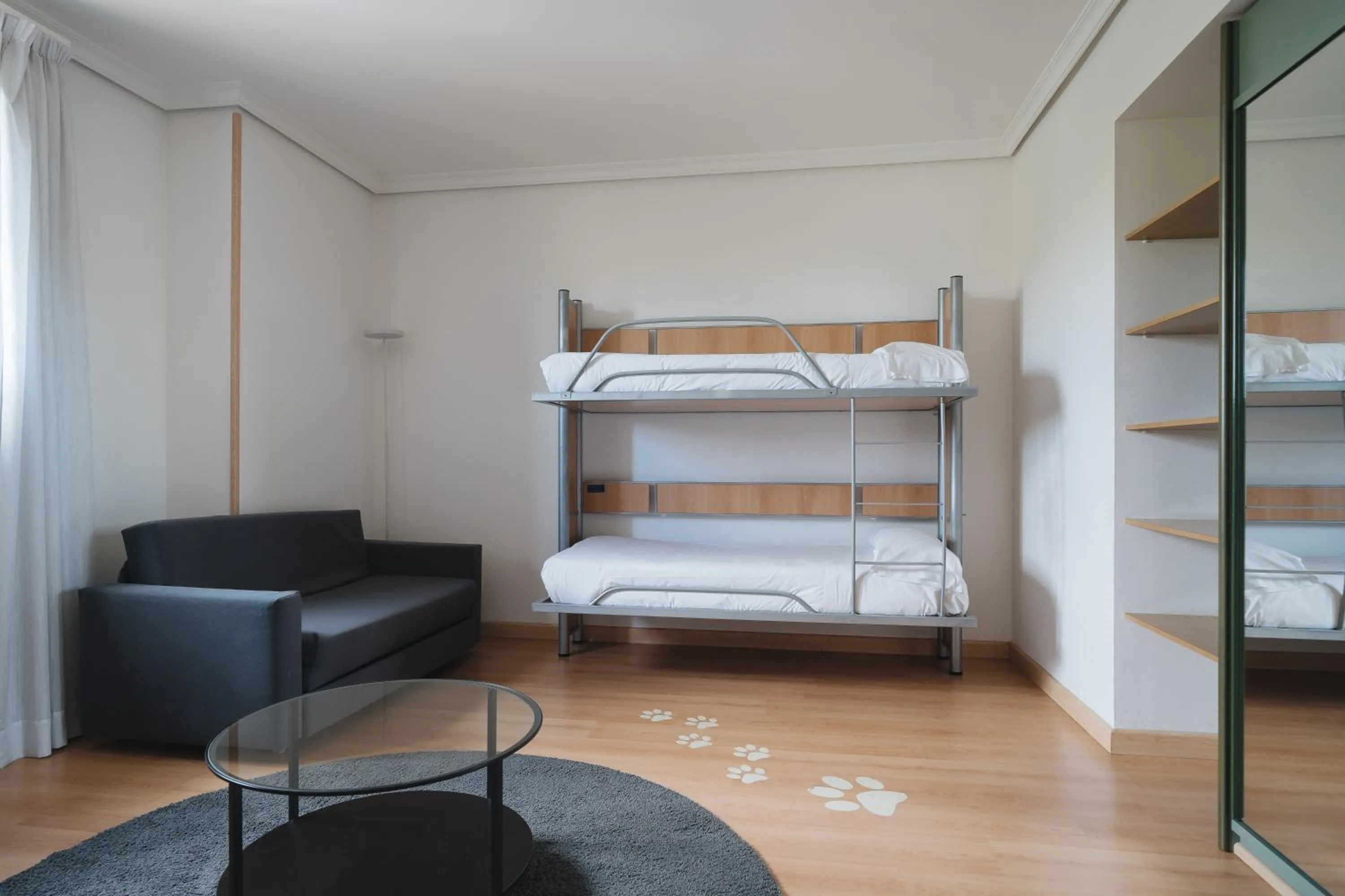 Seating area, Bed in Hotel Urdanibia Park