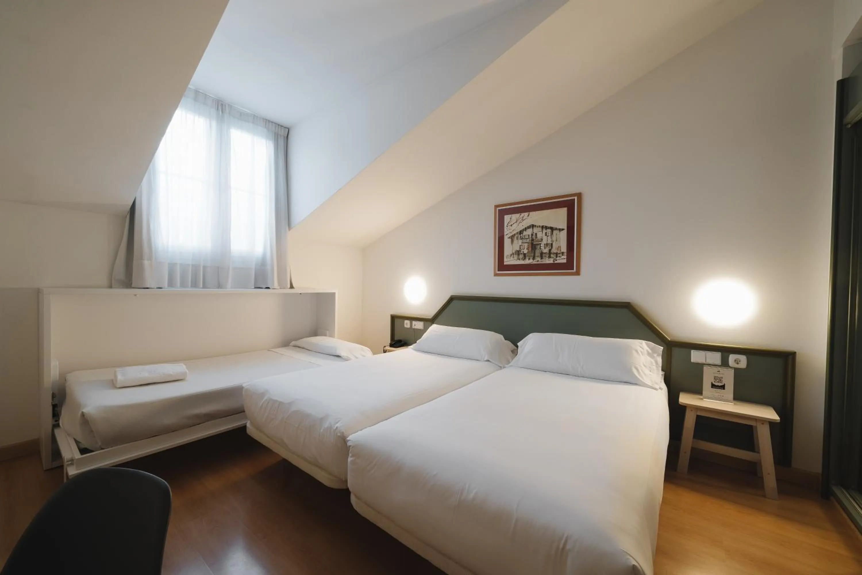 Photo of the whole room, Bed in Hotel Urdanibia Park