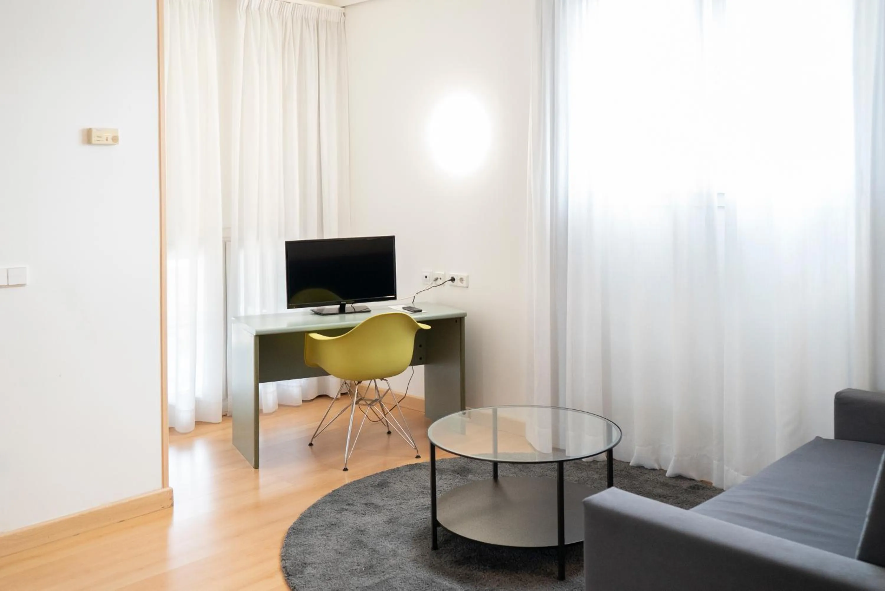 Communal lounge/ TV room in Hotel Urdanibia Park