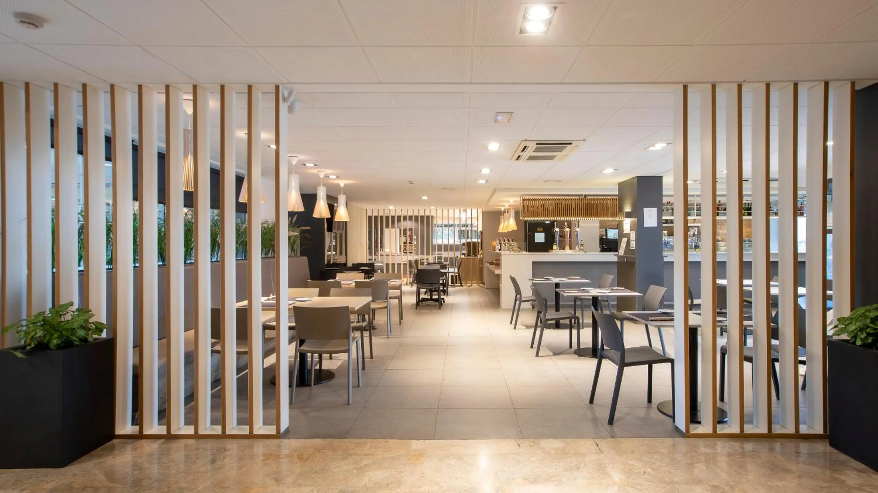 Lounge or bar in Hotel Urdanibia Park