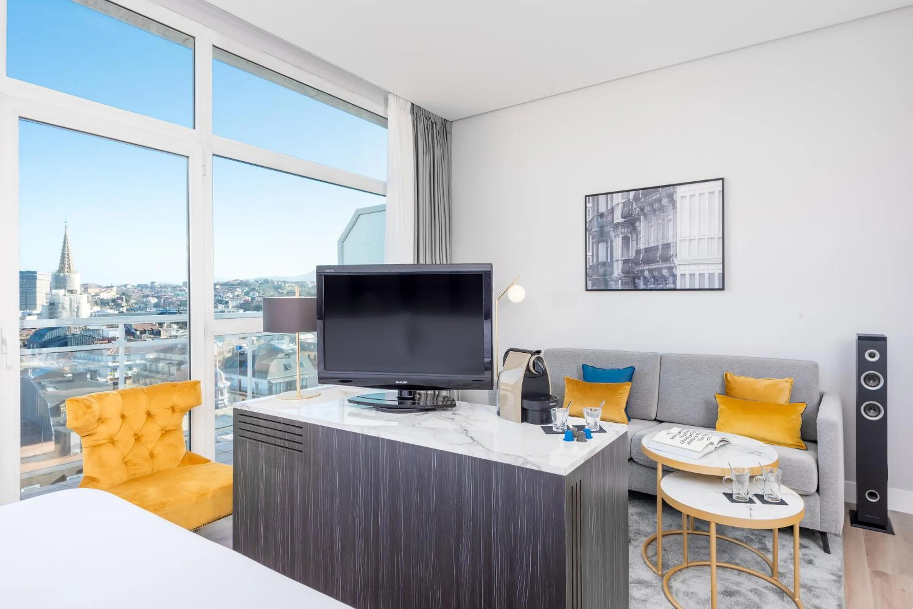 TV and multimedia in Hotel San Sebastián Orly, Affiliated by Meliá