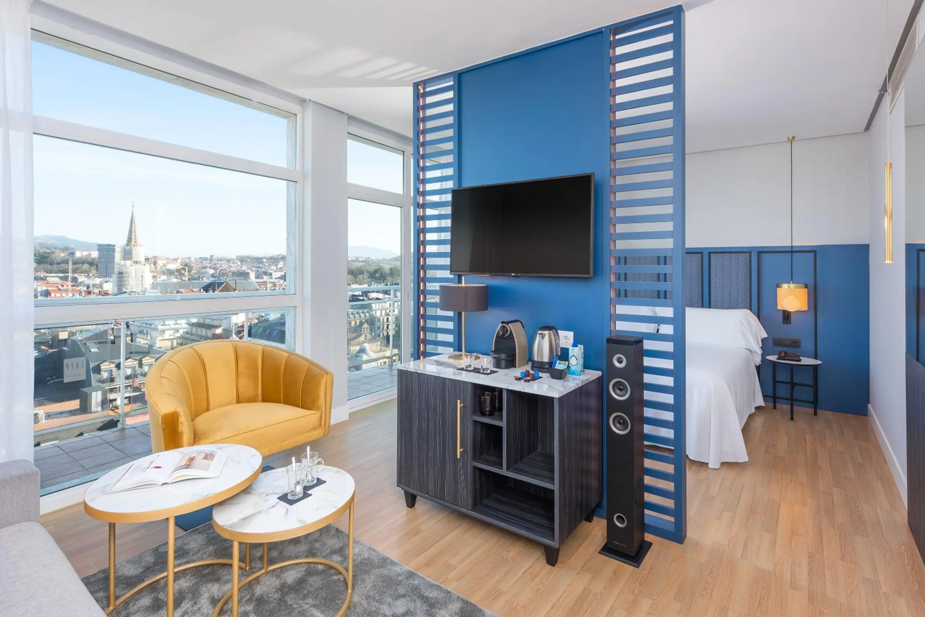 TV and multimedia in Hotel San Sebastián Orly, Affiliated by Meliá