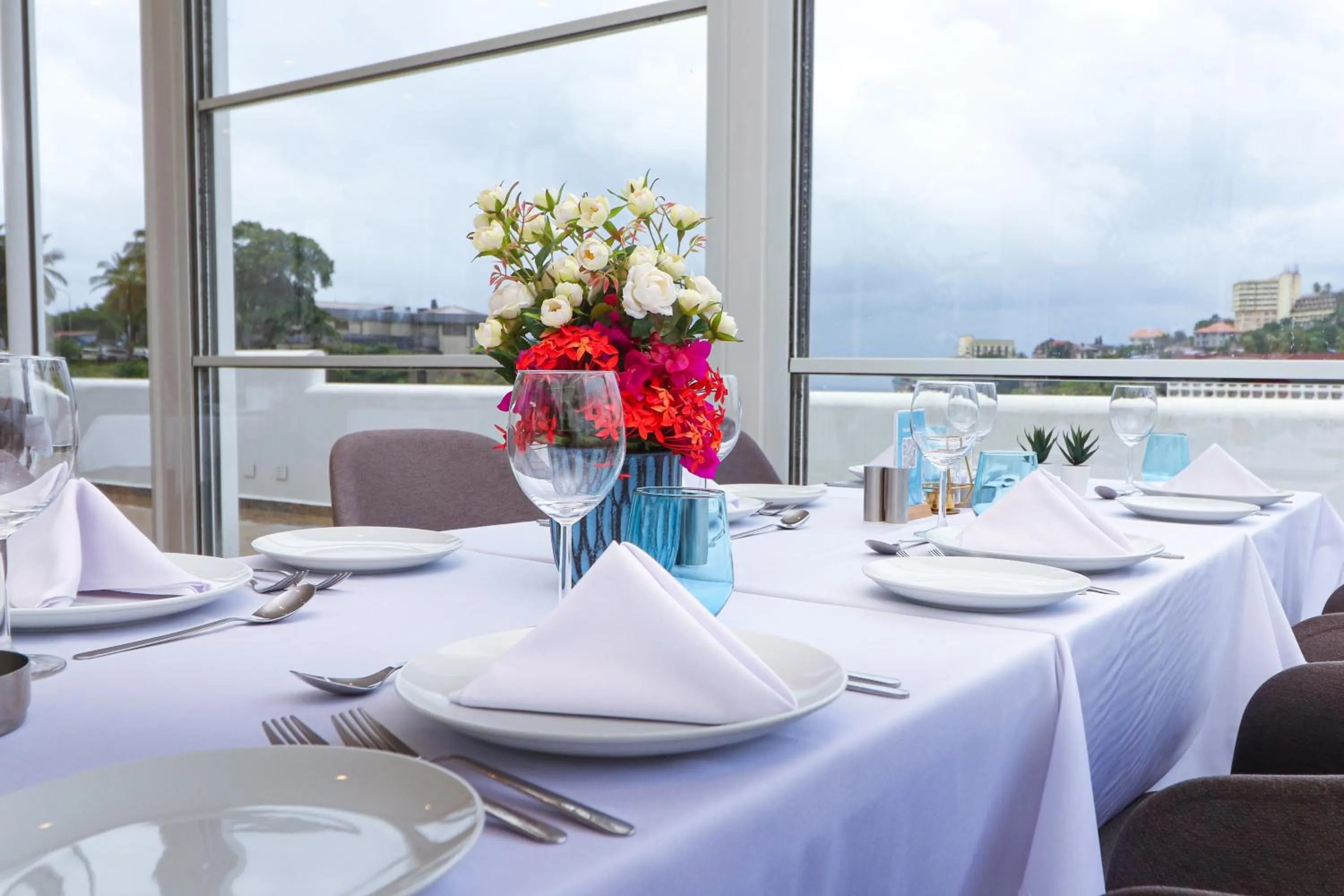 Restaurant/places to eat in The Lead Hotel