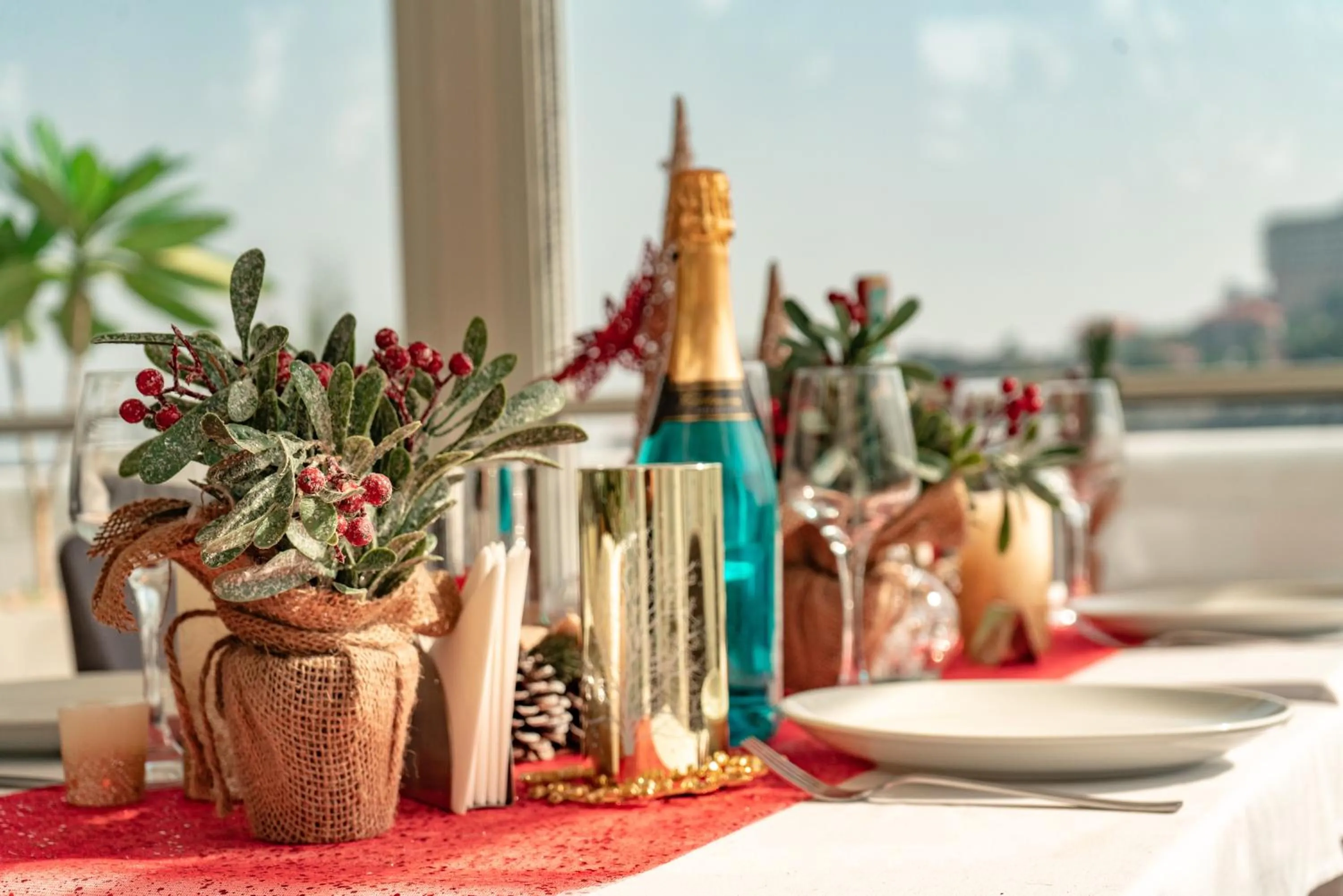 Restaurant/places to eat in The Lead Hotel