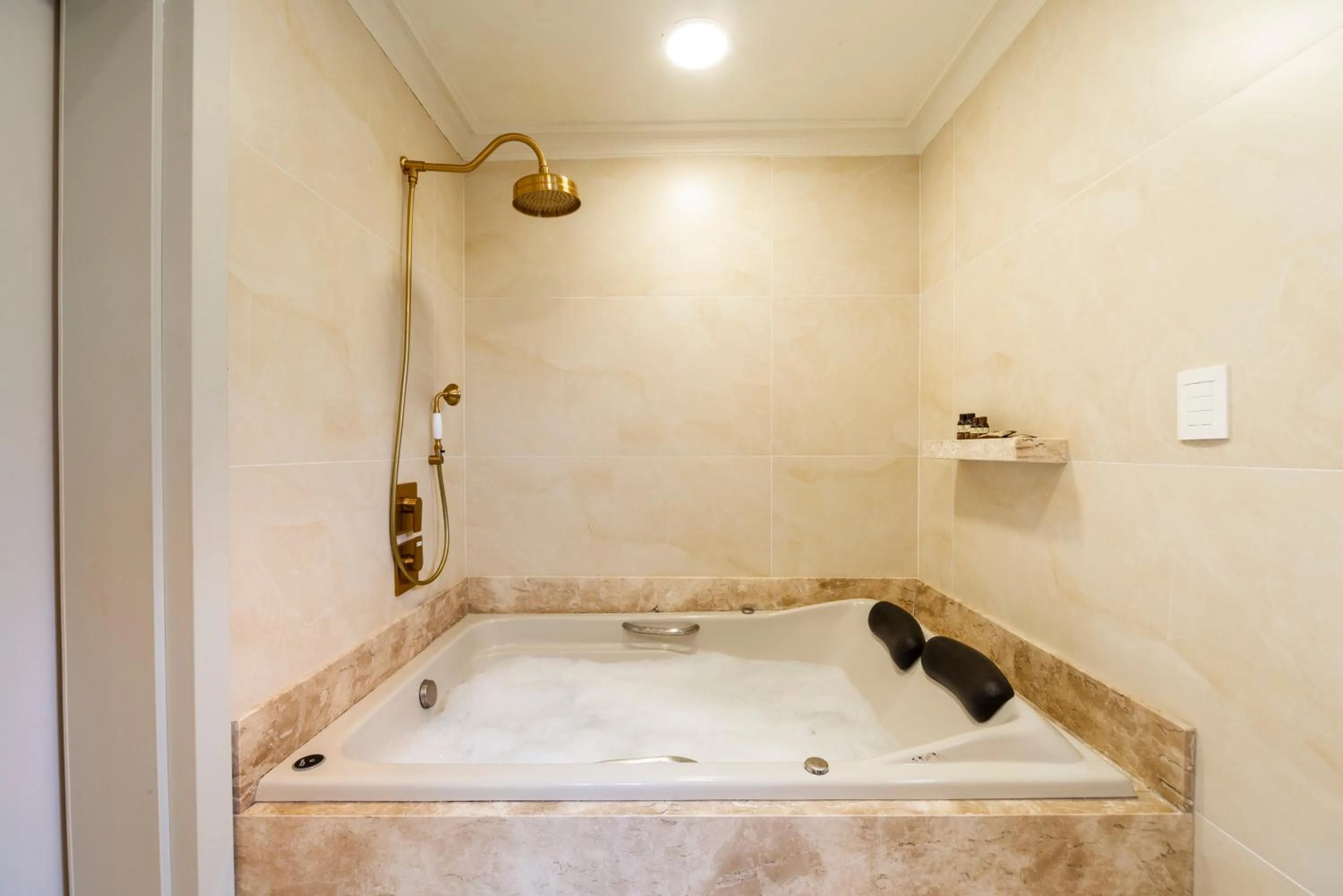 Shower in Chocoland Hotel Gramado