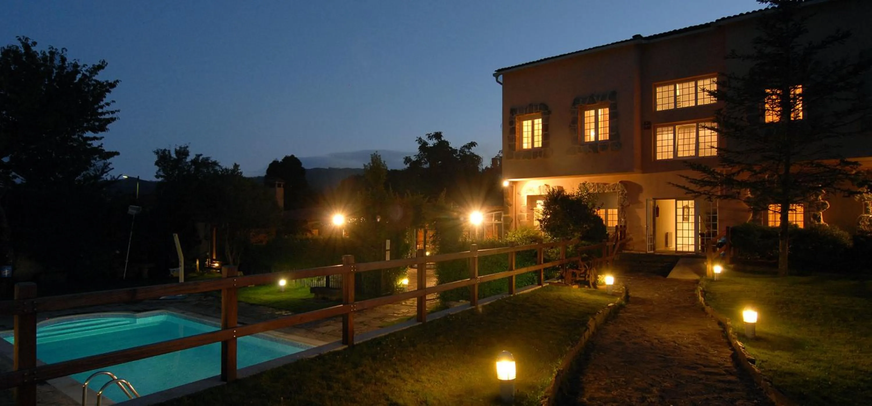 Swimming pool in Hotel Gastronómico Casa Rosalia