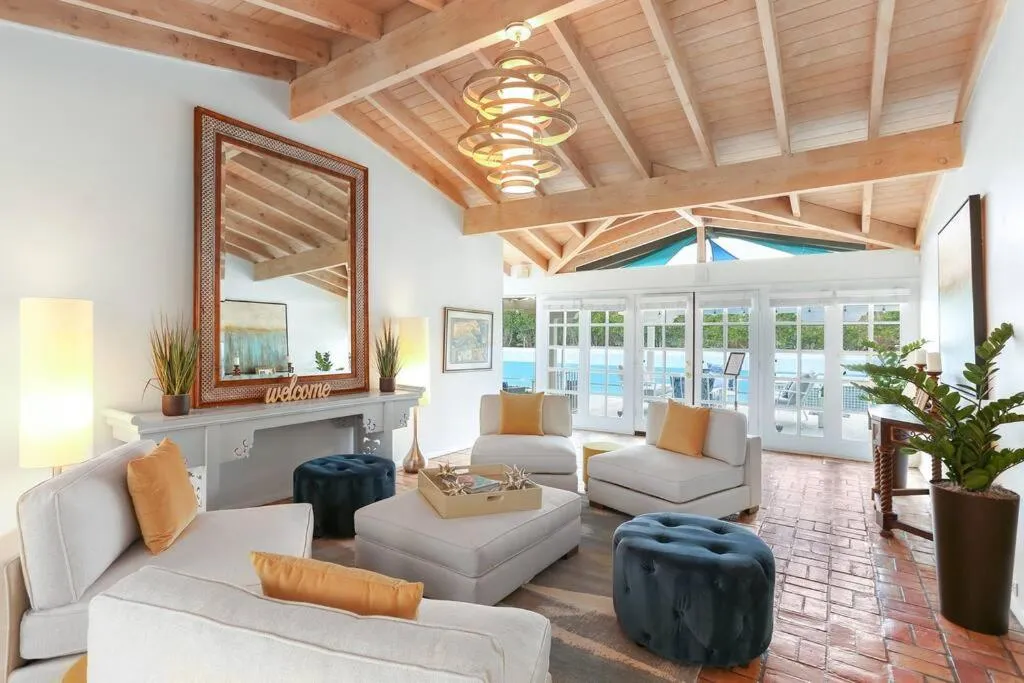 Living room in Near Downtown Palm Springs, 7 BD 7 BTH, 80FT Pool, Pickleball