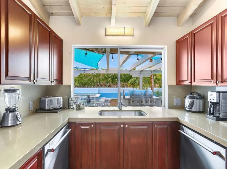 Near Downtown Palm Springs, 7 BD 7 BTH, 80FT Pool, Pickleball