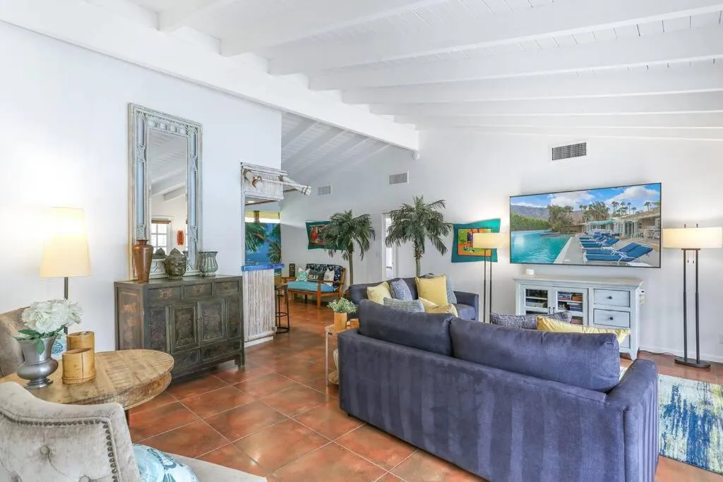 Near Downtown Palm Springs, 7 BD 7 BTH, 80FT Pool, Pickleball