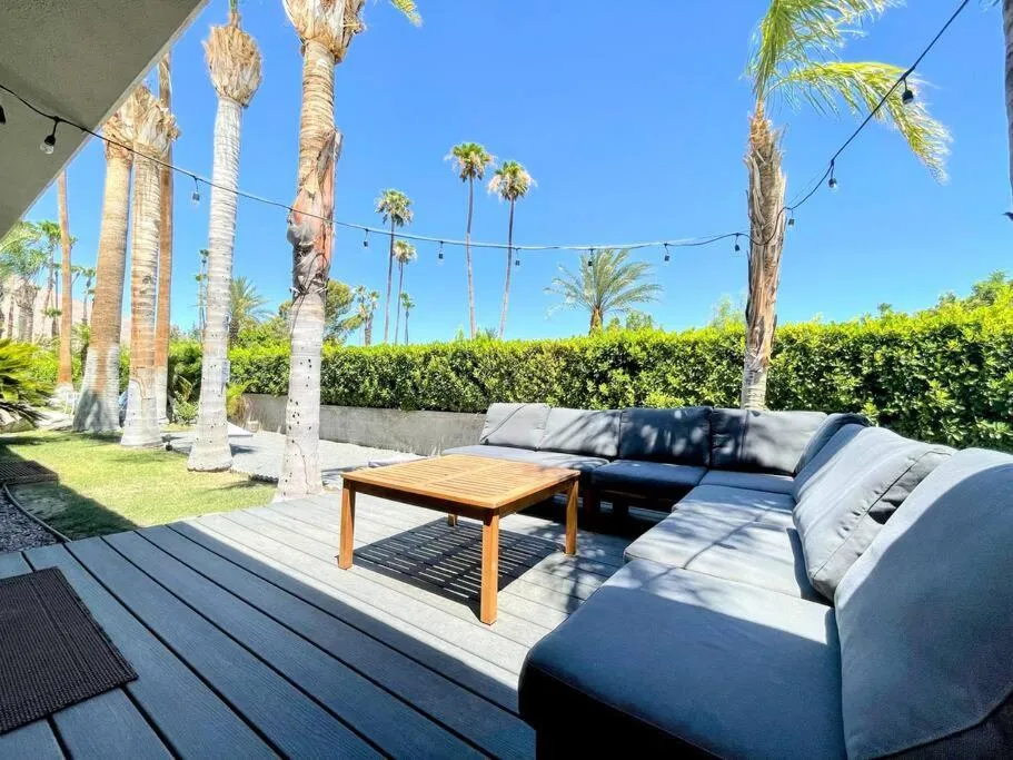 Near Downtown Palm Springs, 7 BD 7 BTH, 80FT Pool, Pickleball