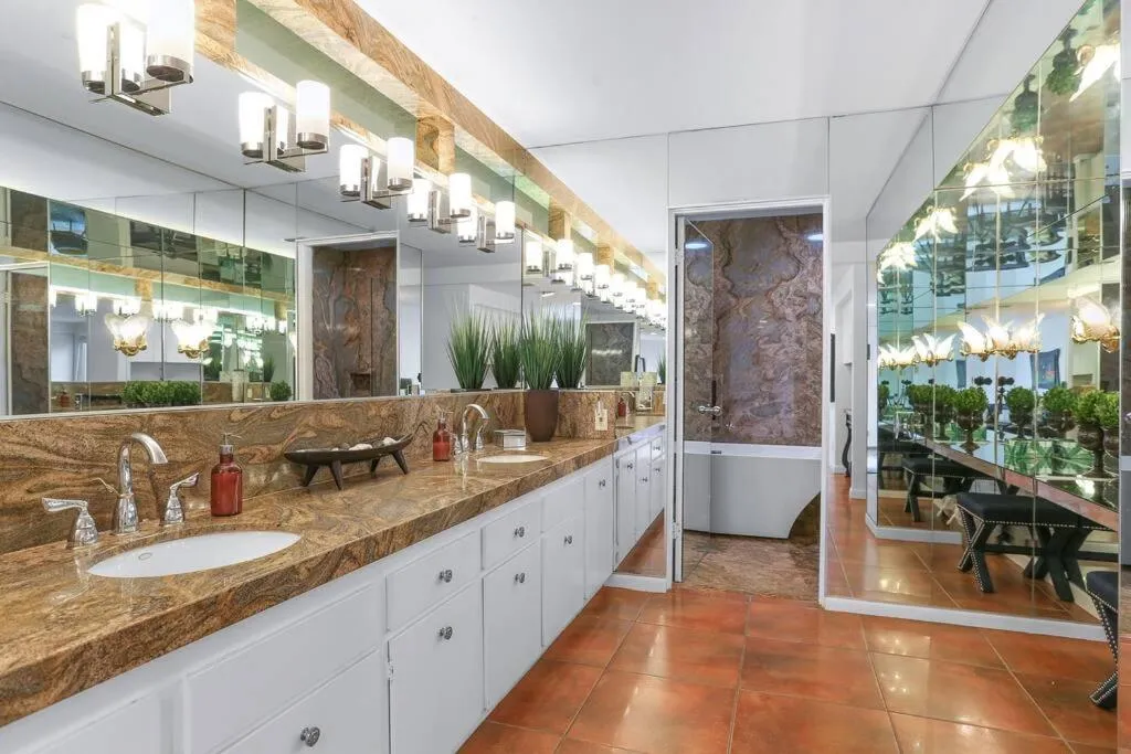 Near Downtown Palm Springs, 7 BD 7 BTH, 80FT Pool, Pickleball