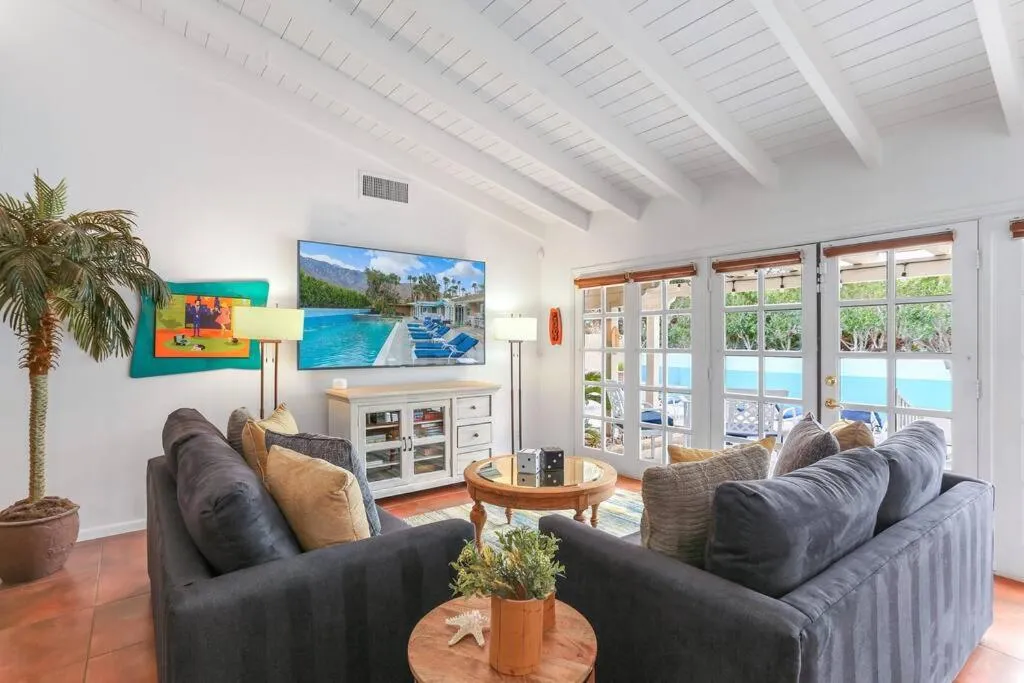 Near Downtown Palm Springs, 7 BD 7 BTH, 80FT Pool, Pickleball