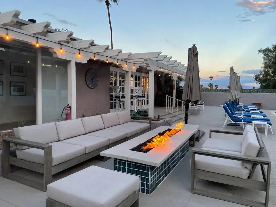 Near Downtown Palm Springs, 7 BD 7 BTH, 80FT Pool, Pickleball