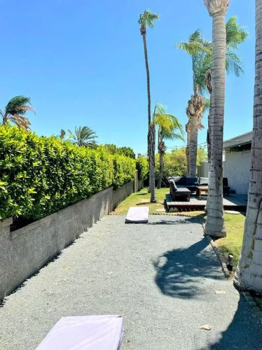 Near Downtown Palm Springs, 7 BD 7 BTH, 80FT Pool, Pickleball