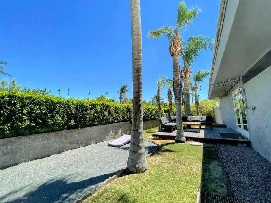 Near Downtown Palm Springs, 7 BD 7 BTH, 80FT Pool, Pickleball