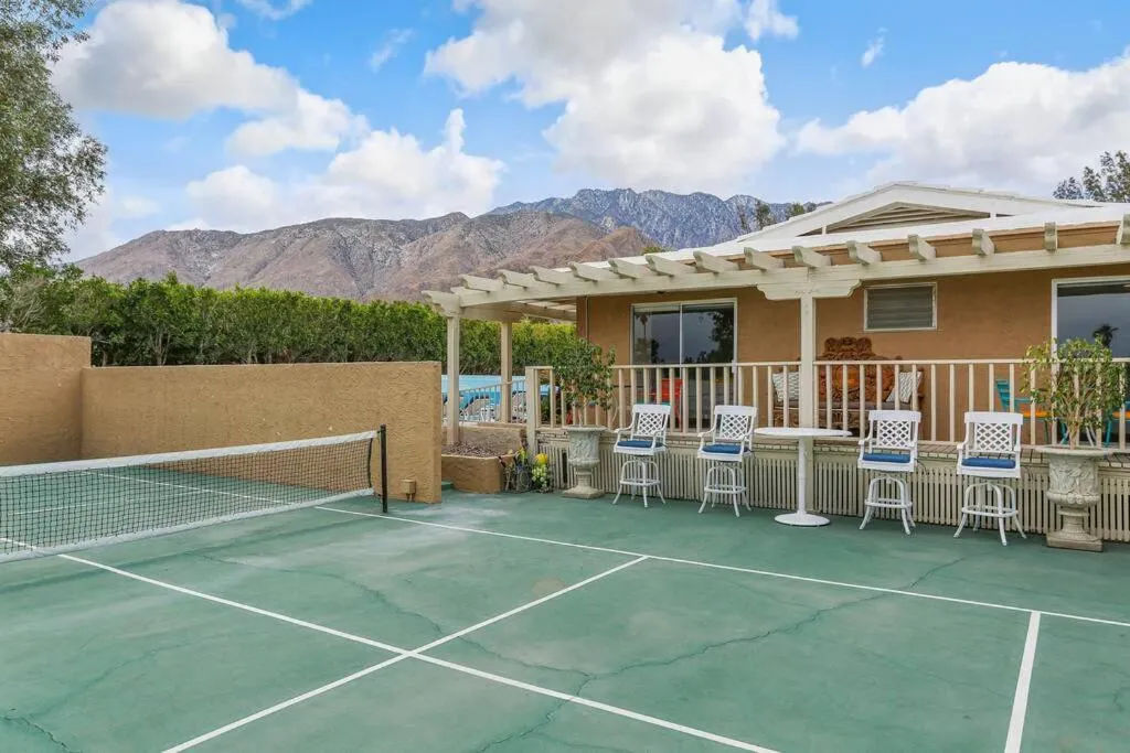 Near Downtown Palm Springs, 7 BD 7 BTH, 80FT Pool, Pickleball