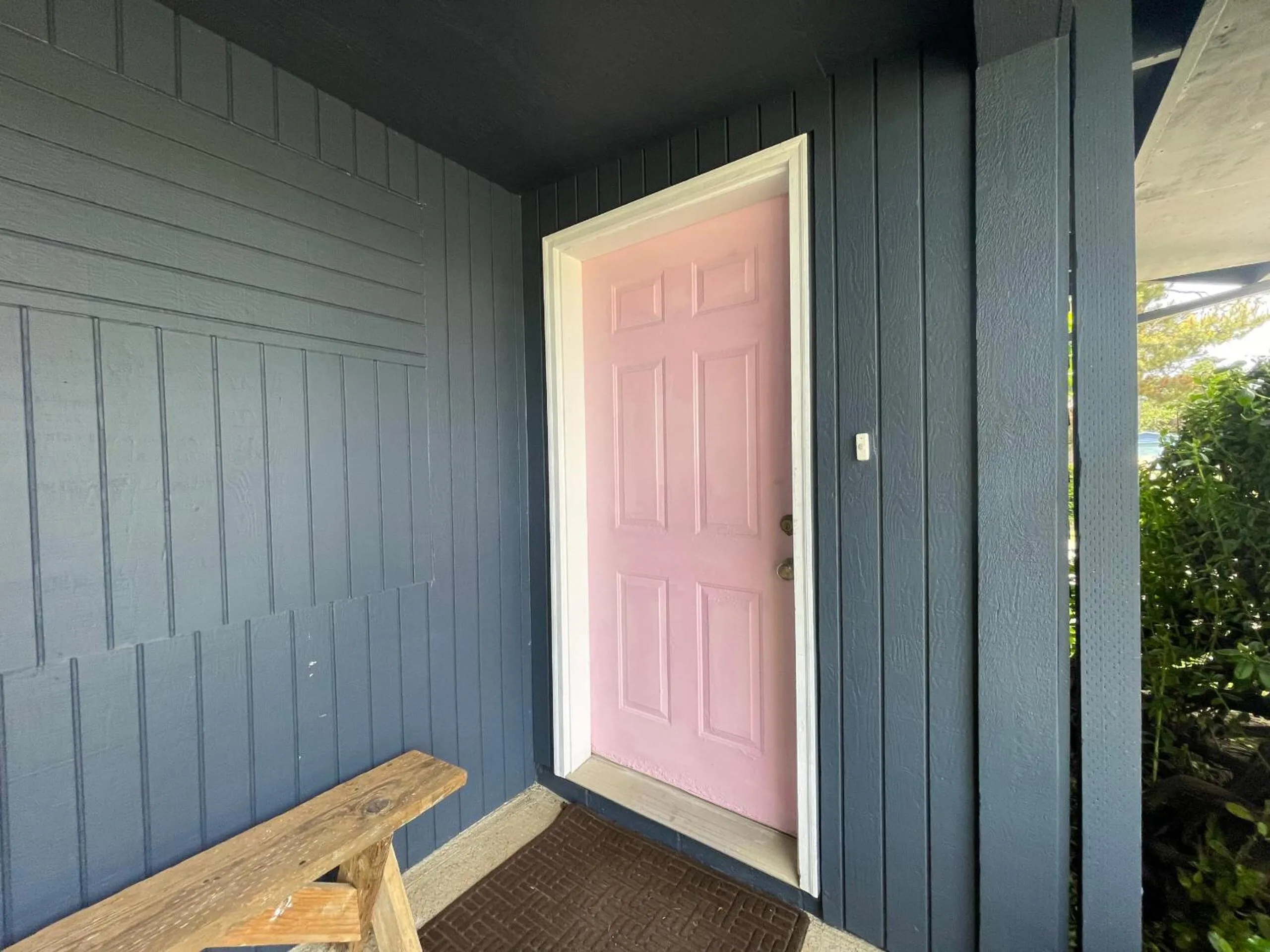 Facade/entrance in Bayshore RV Park & Guest Suites