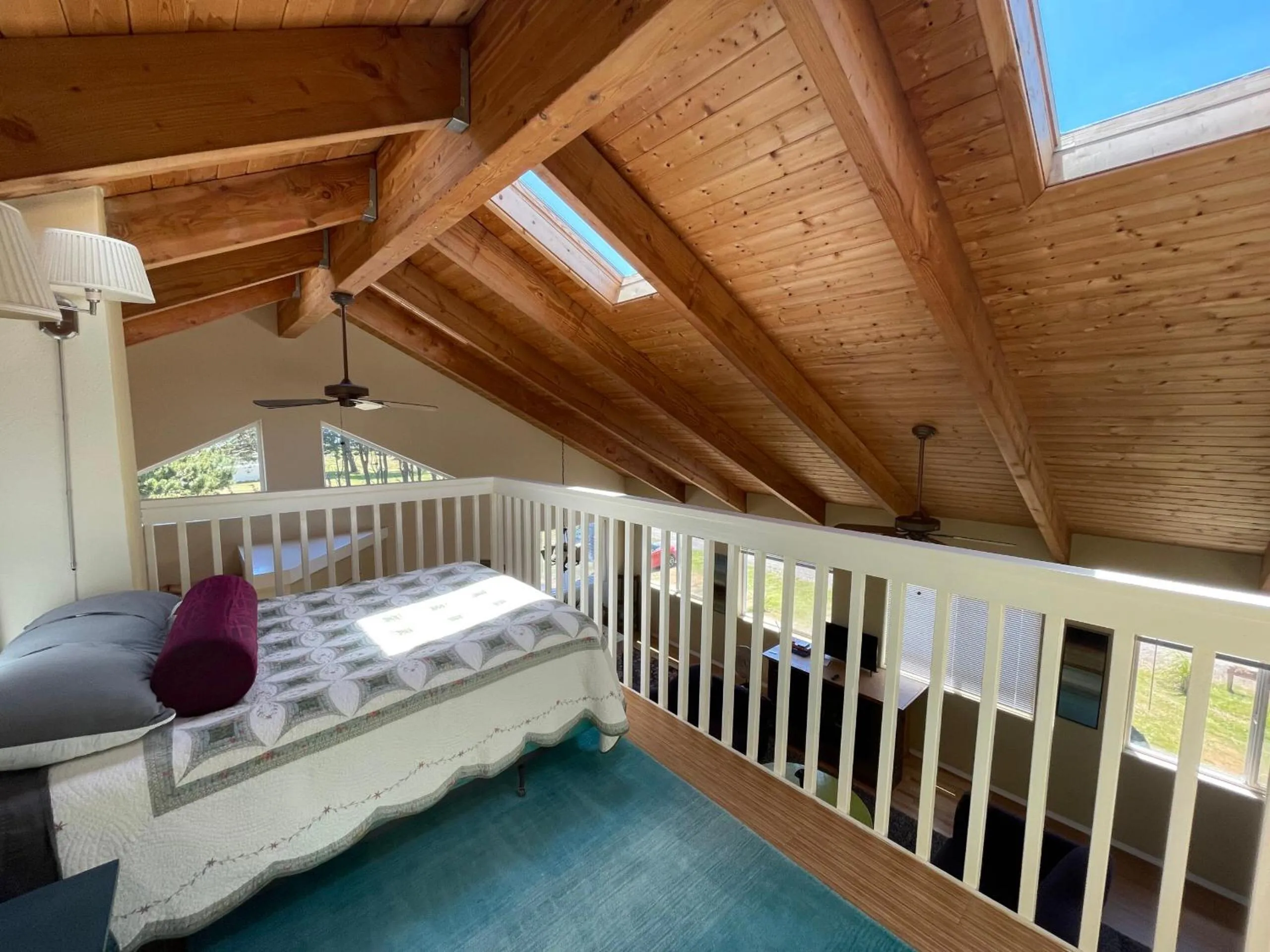 Bed in Bayshore RV Park & Guest Suites