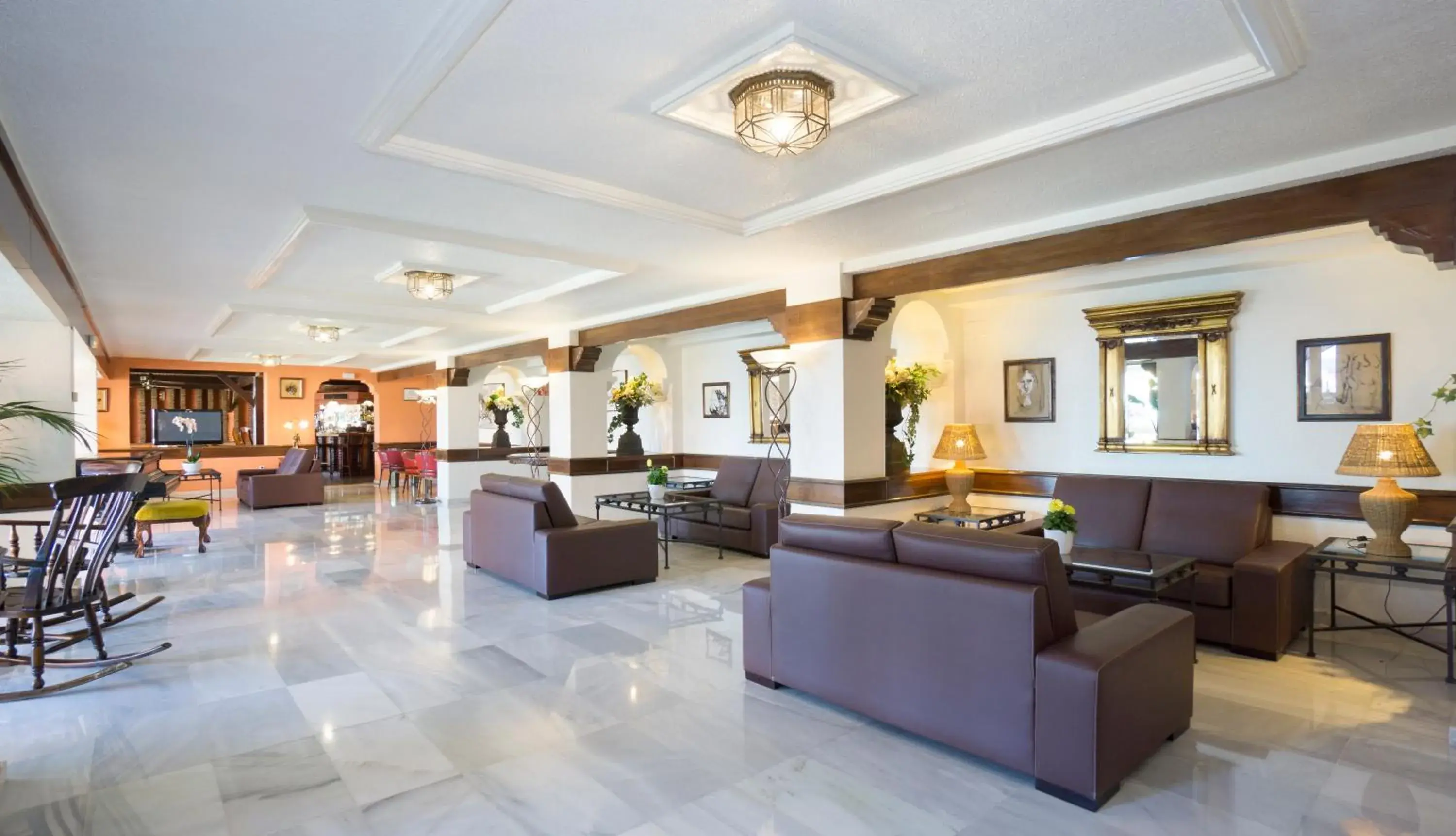 Lounge or bar in Hotel MS Tropicana Costa del Sol Lounge or bar in Hotel MS Tropicana Costa del Sol